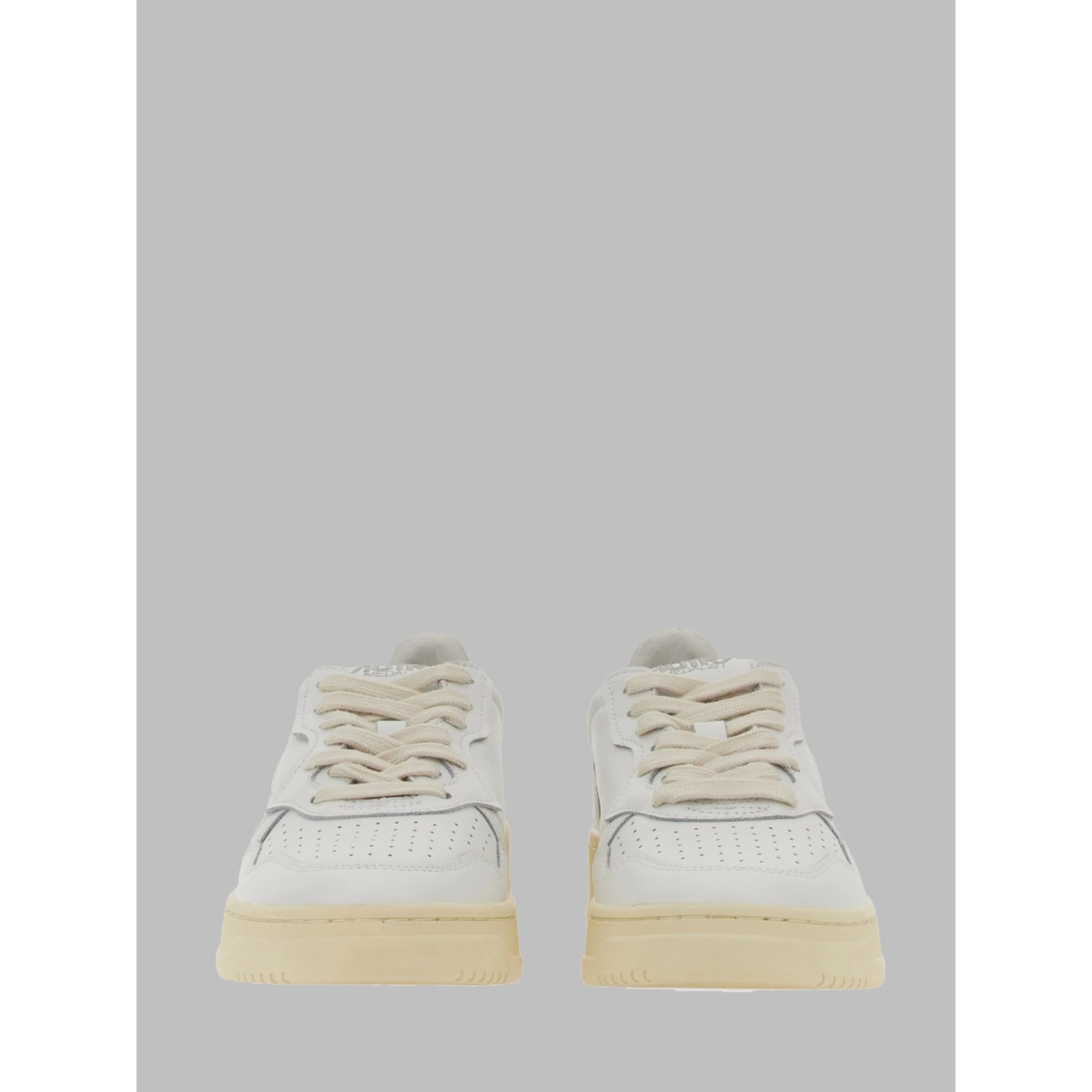 MEDALIST LOW SNEAKER