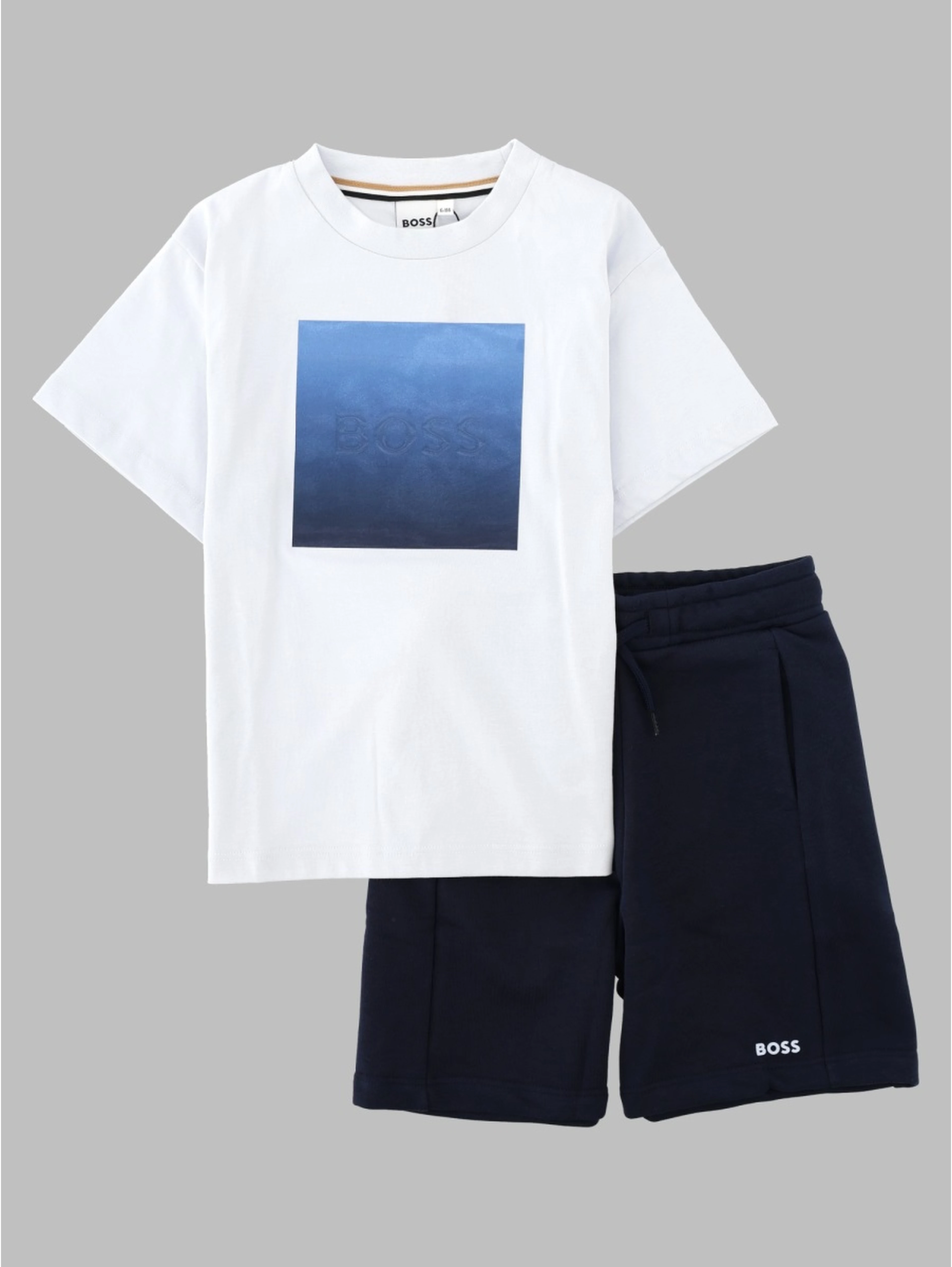 Set t-shirt con logo in rilievo e shorts