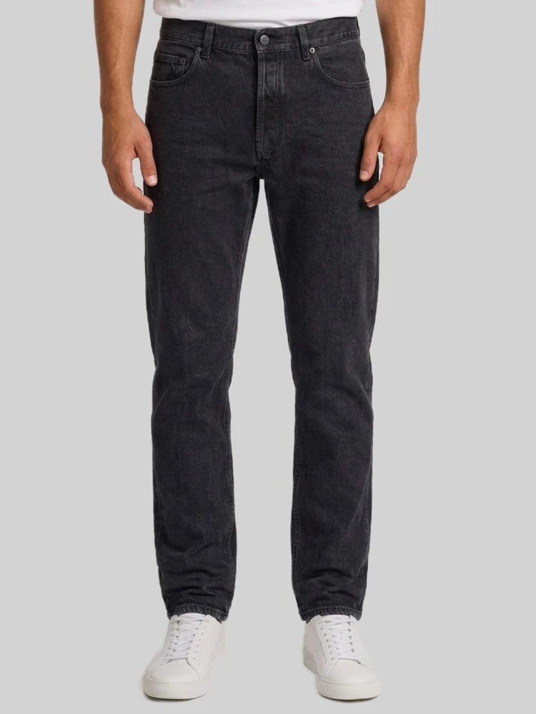 Black jeans relaxed trapered
