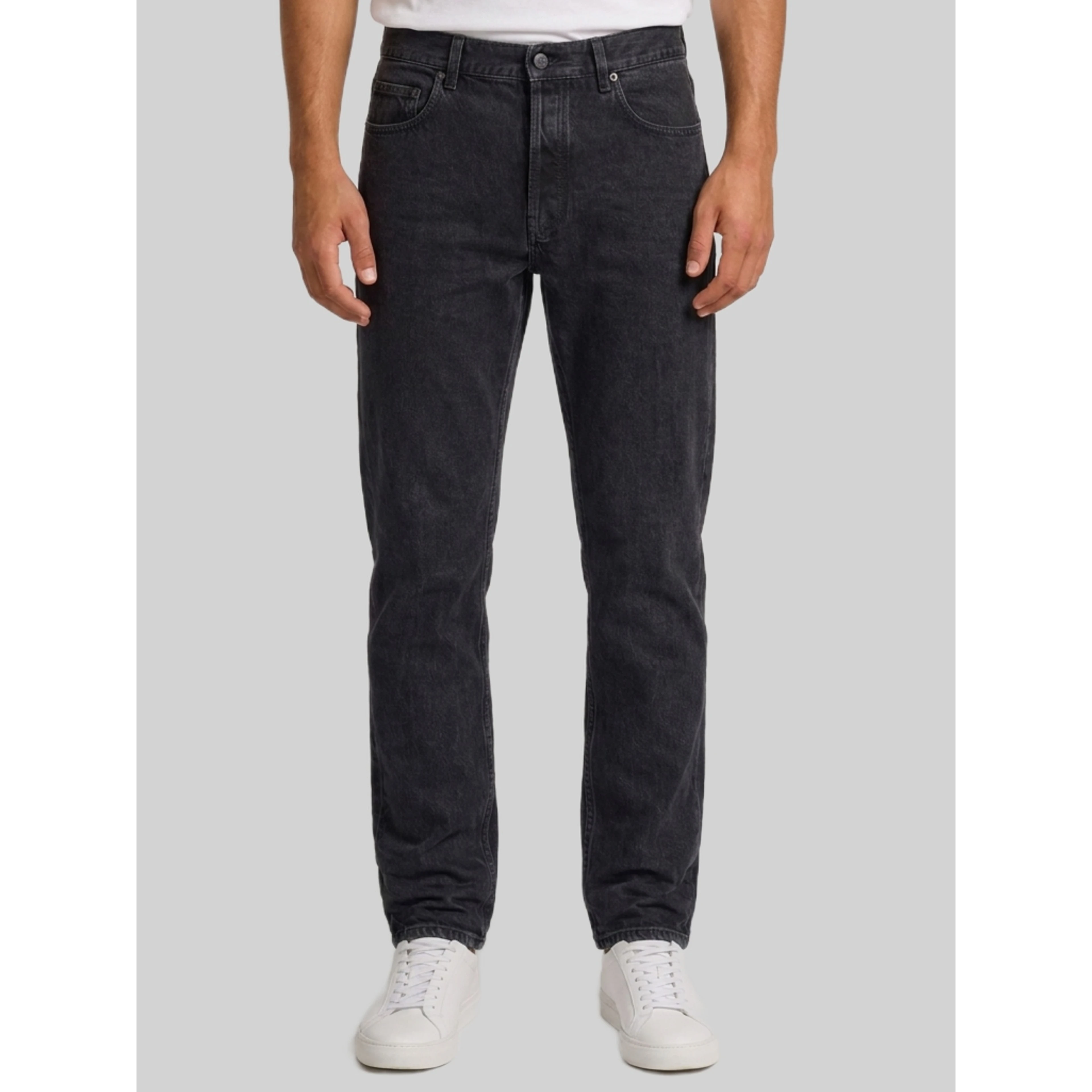 Black jeans relaxed trapered