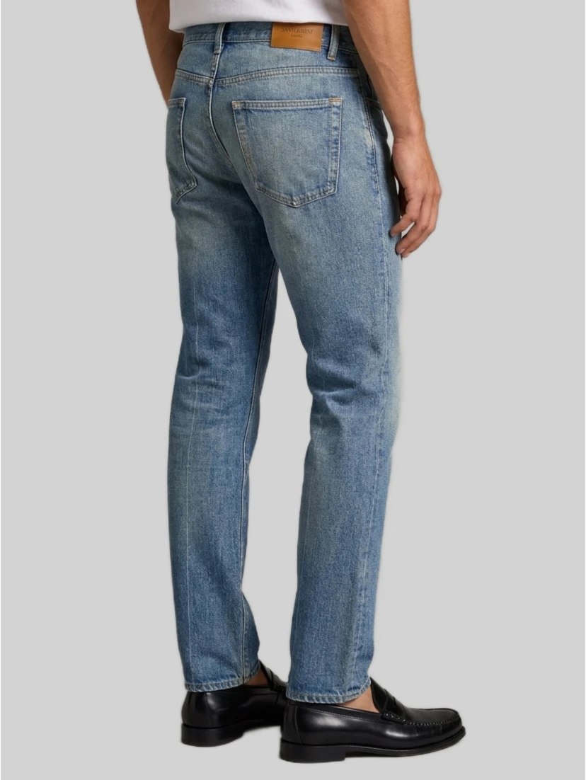 Blue jeans relaxed trapered