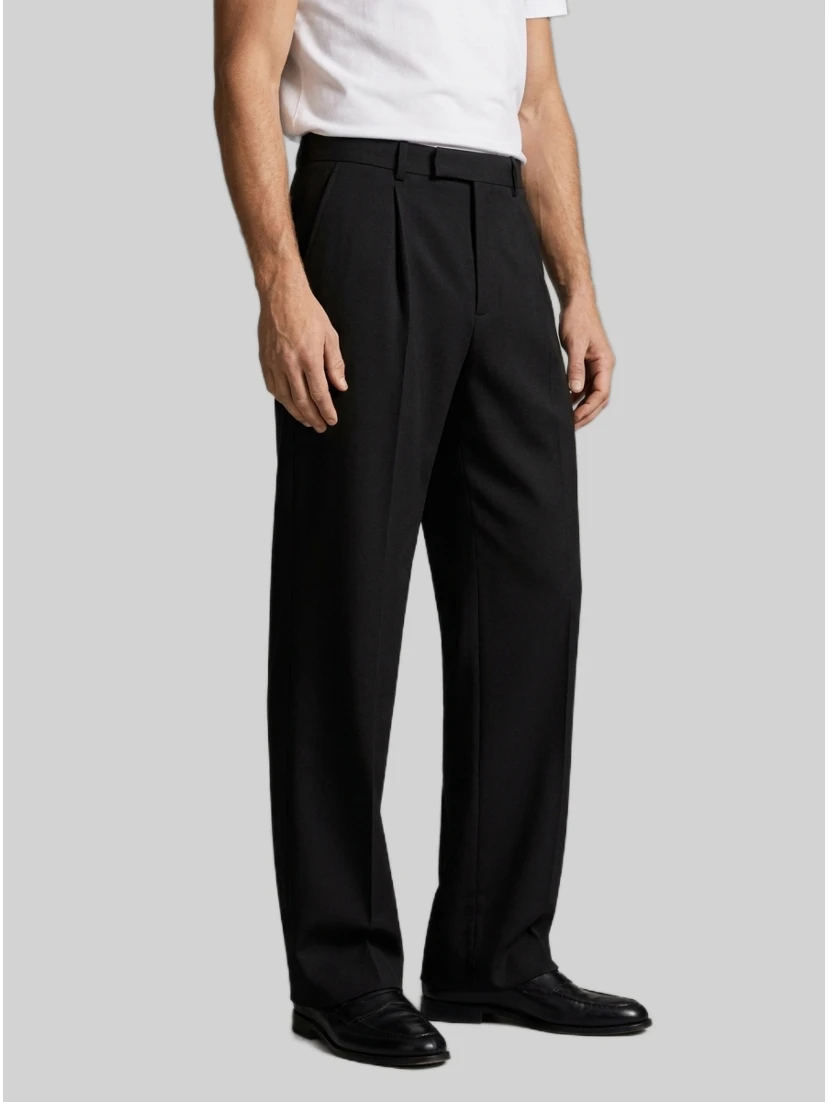 Fluid trousers in wool flannel