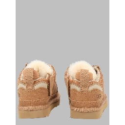 SHOE "T LOWMEL"