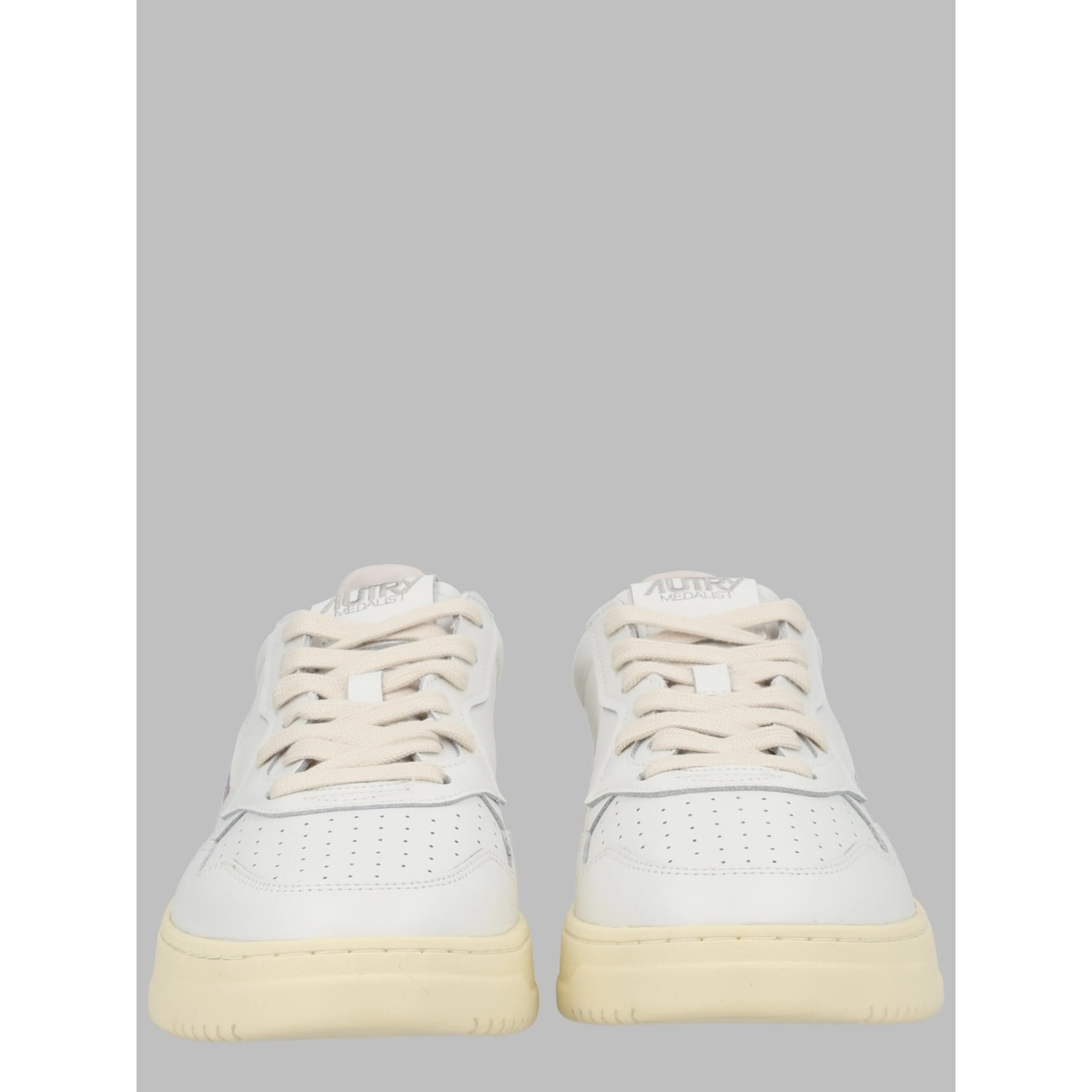 MEDALIST LOW SNEAKER