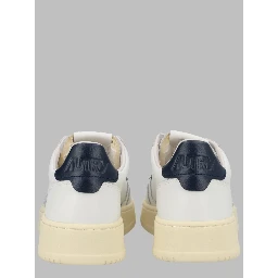 MEDALIST LOW SNEAKER