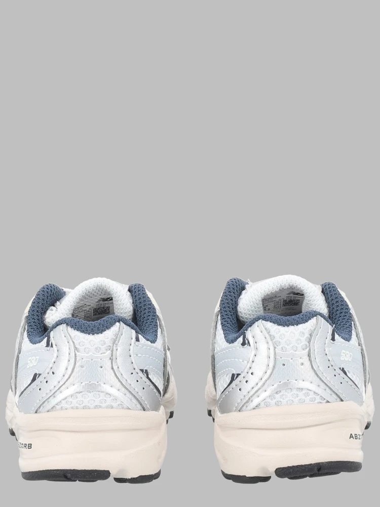 sneakers alternative