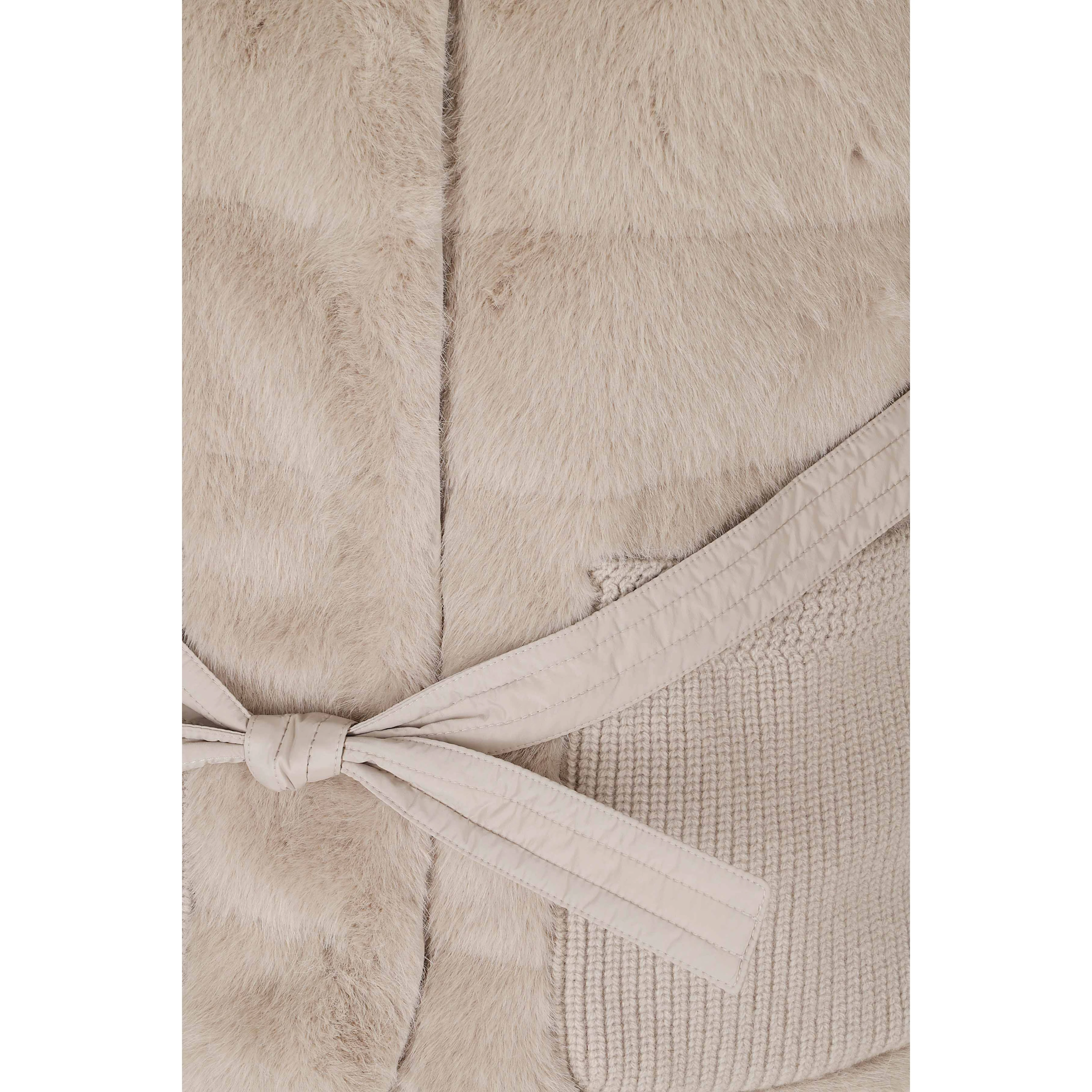 GILET TRAPUNTATO CON TASCHE A TOPPA