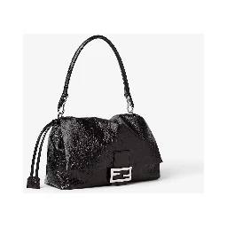 “Baguette Soft” medium shoulder bag