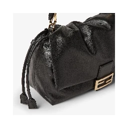 “Baguette Soft” medium shoulder bag
