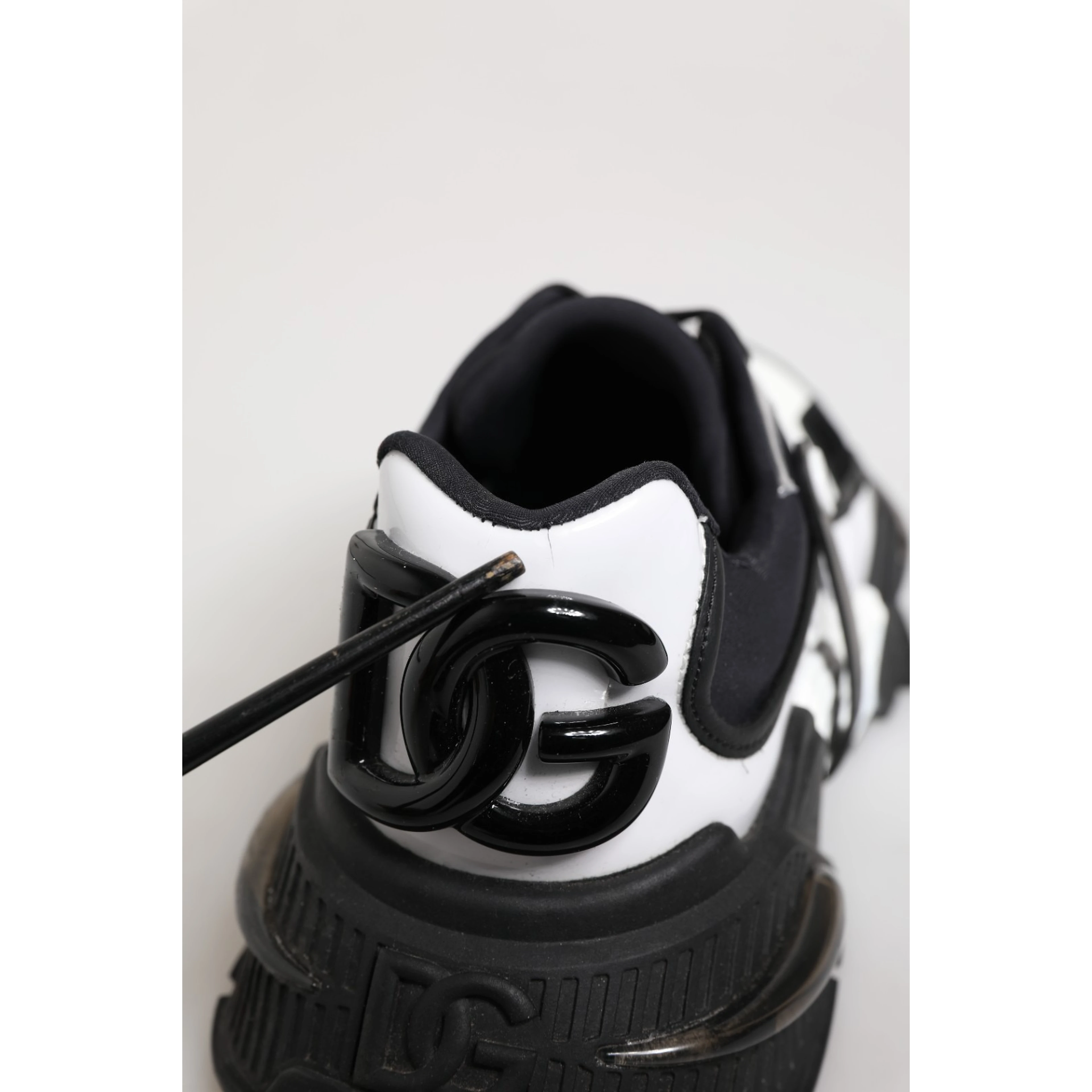 White Black Logo Airmaster Sneakers Shoes