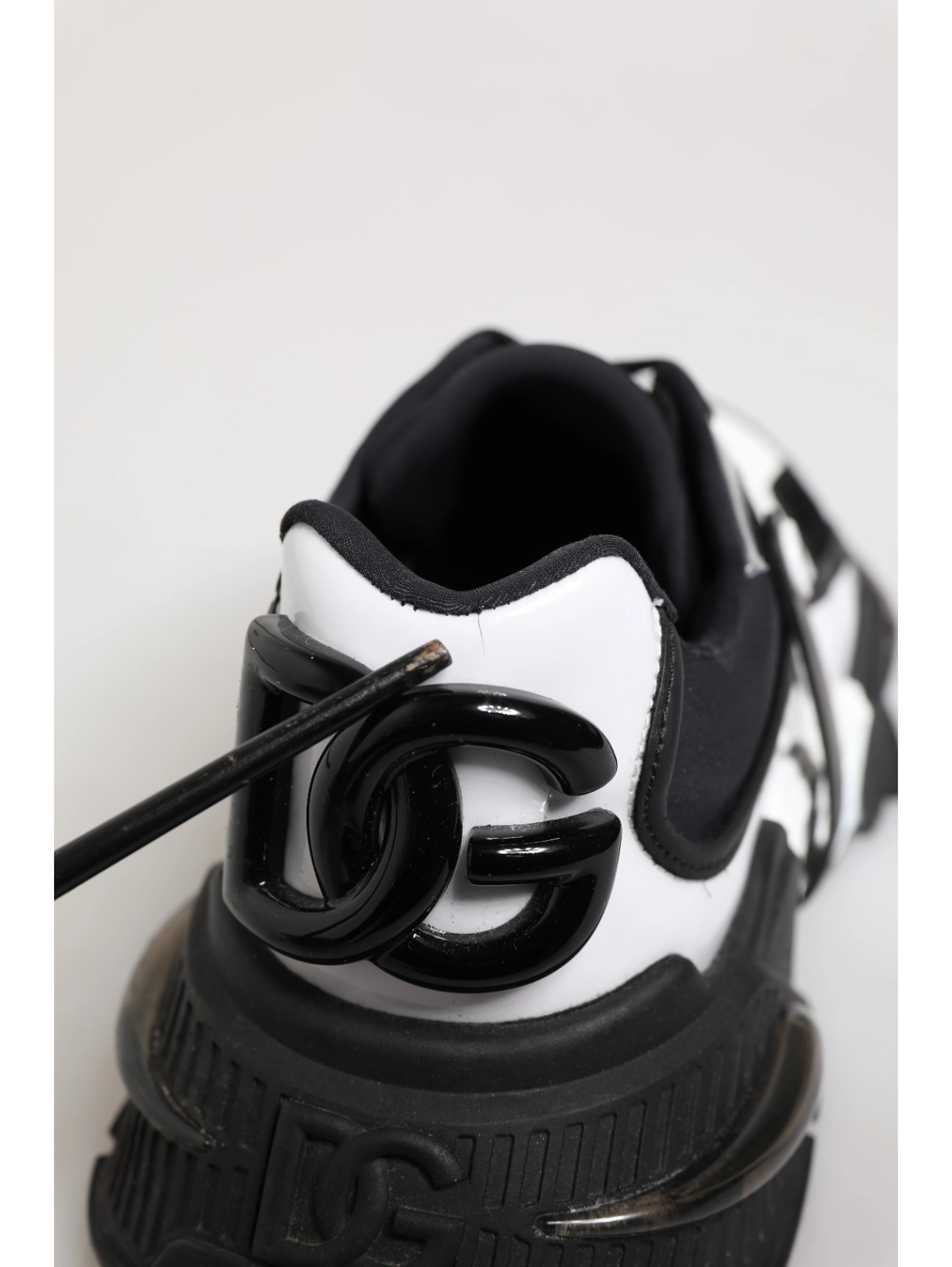 White Black Logo Airmaster Sneakers Shoes