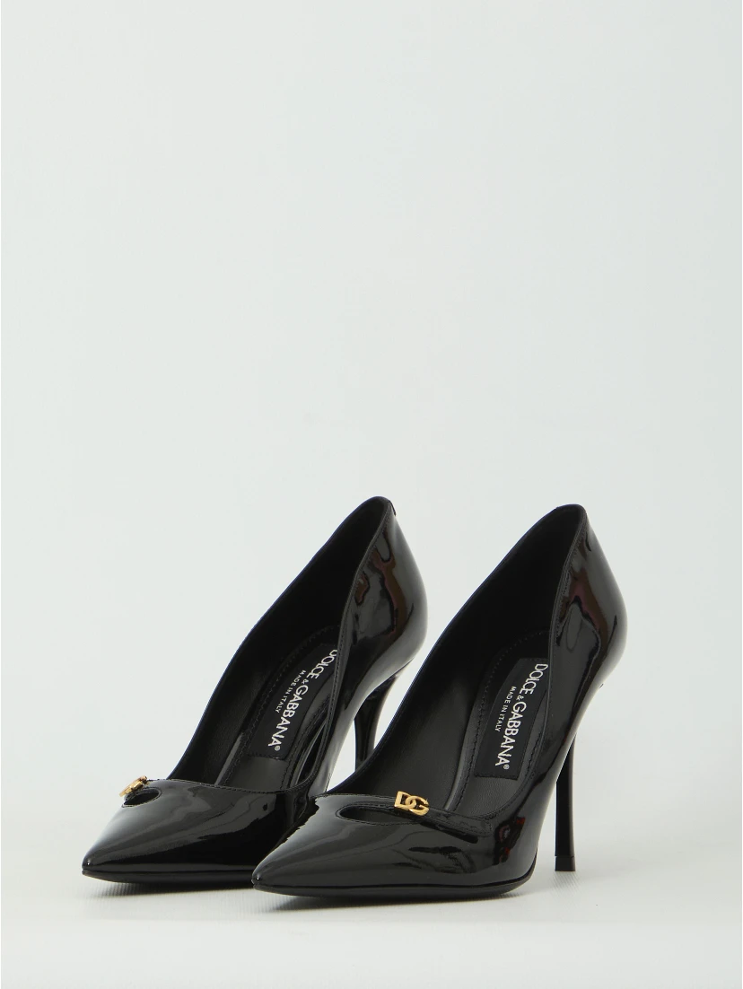 Elegant patent leather pumps