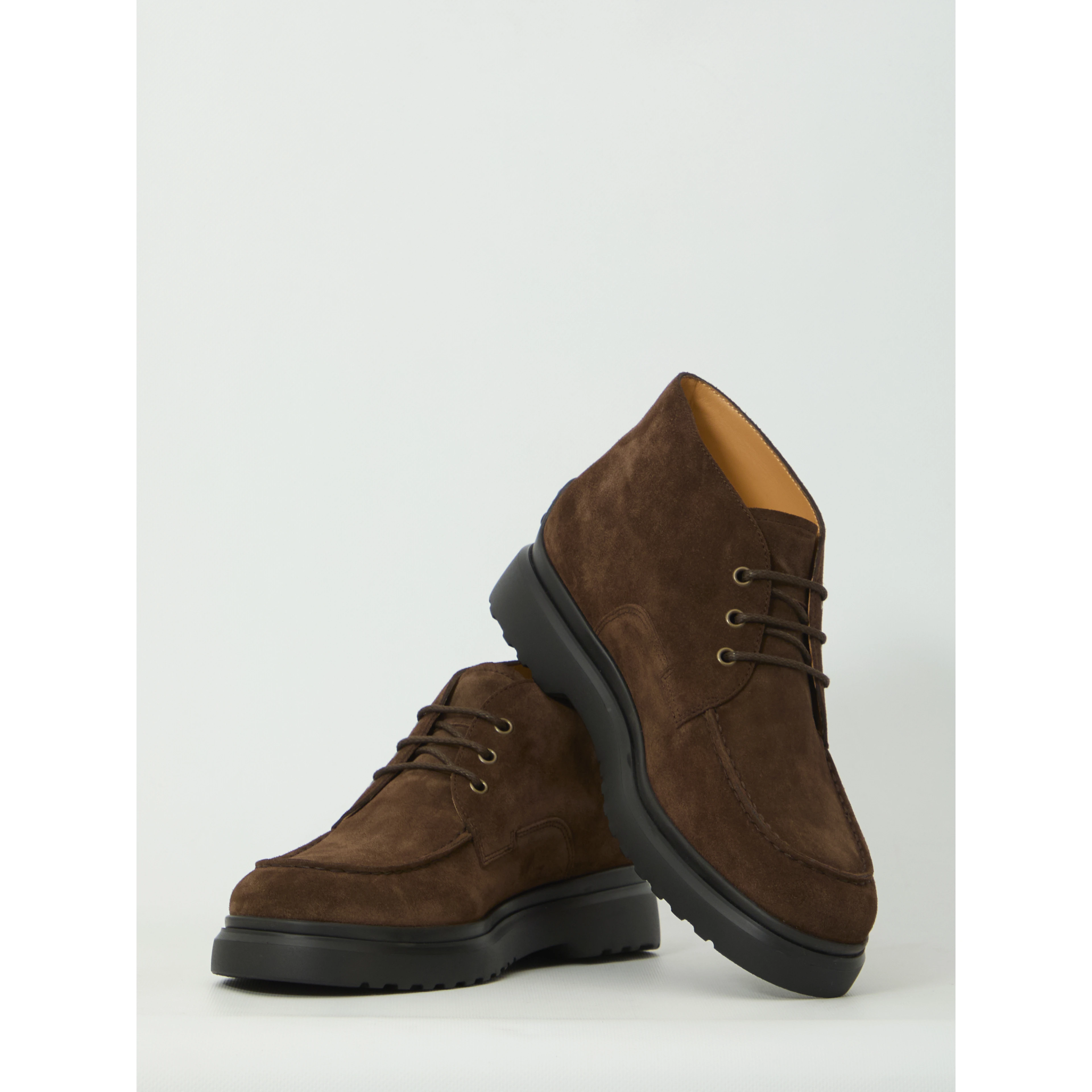Lace-up brown boots
