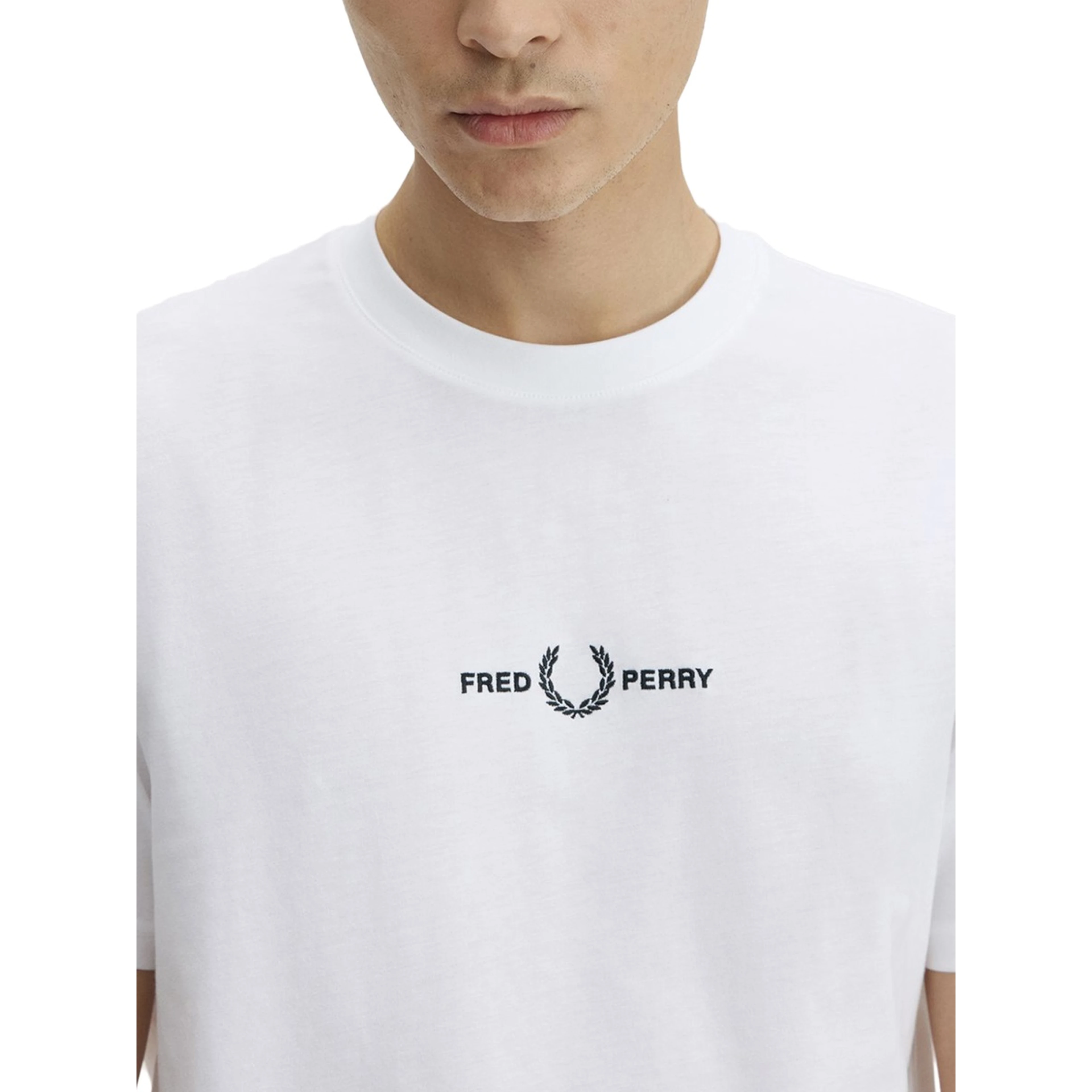 t-shirt con logo ricamato