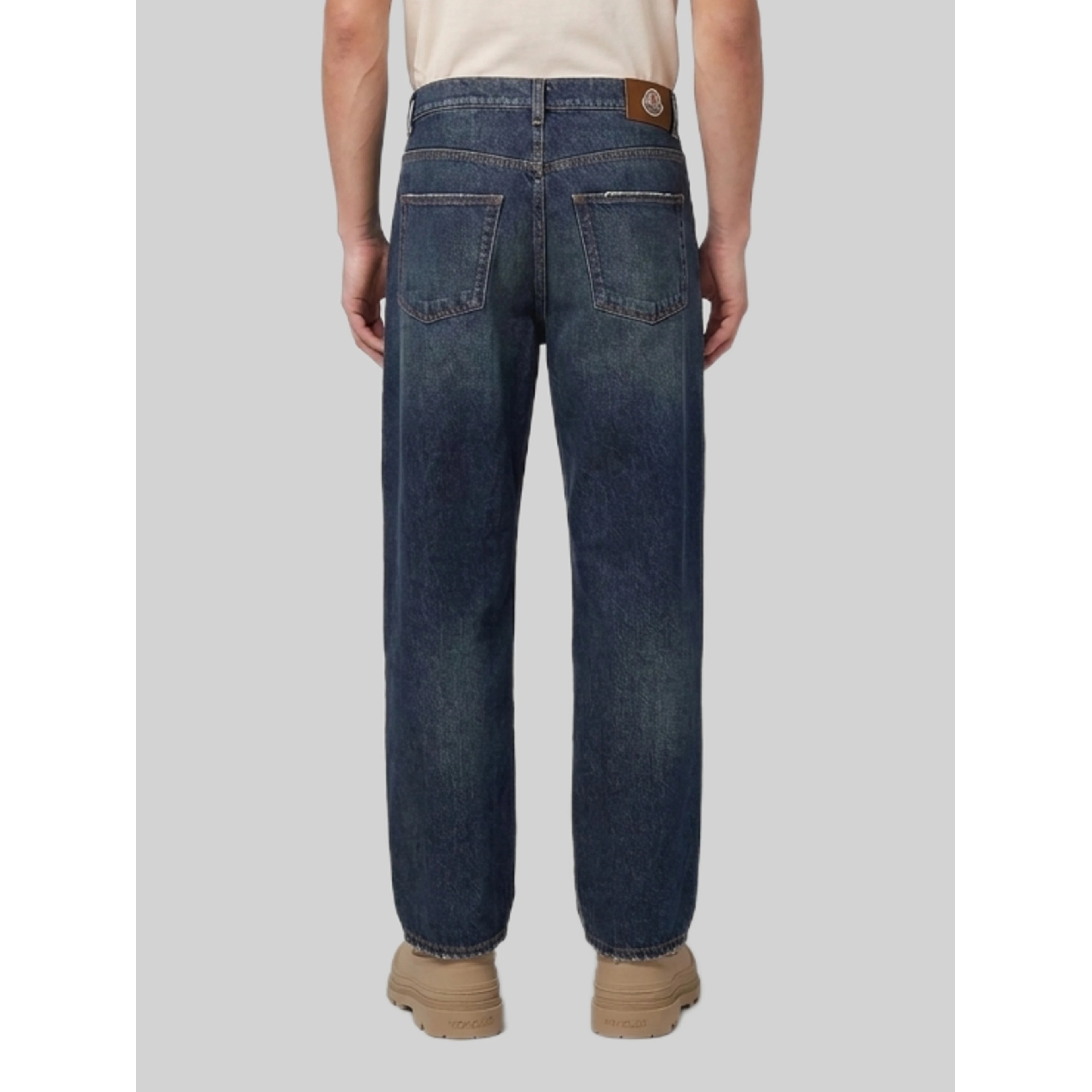 Straight-leg jeans