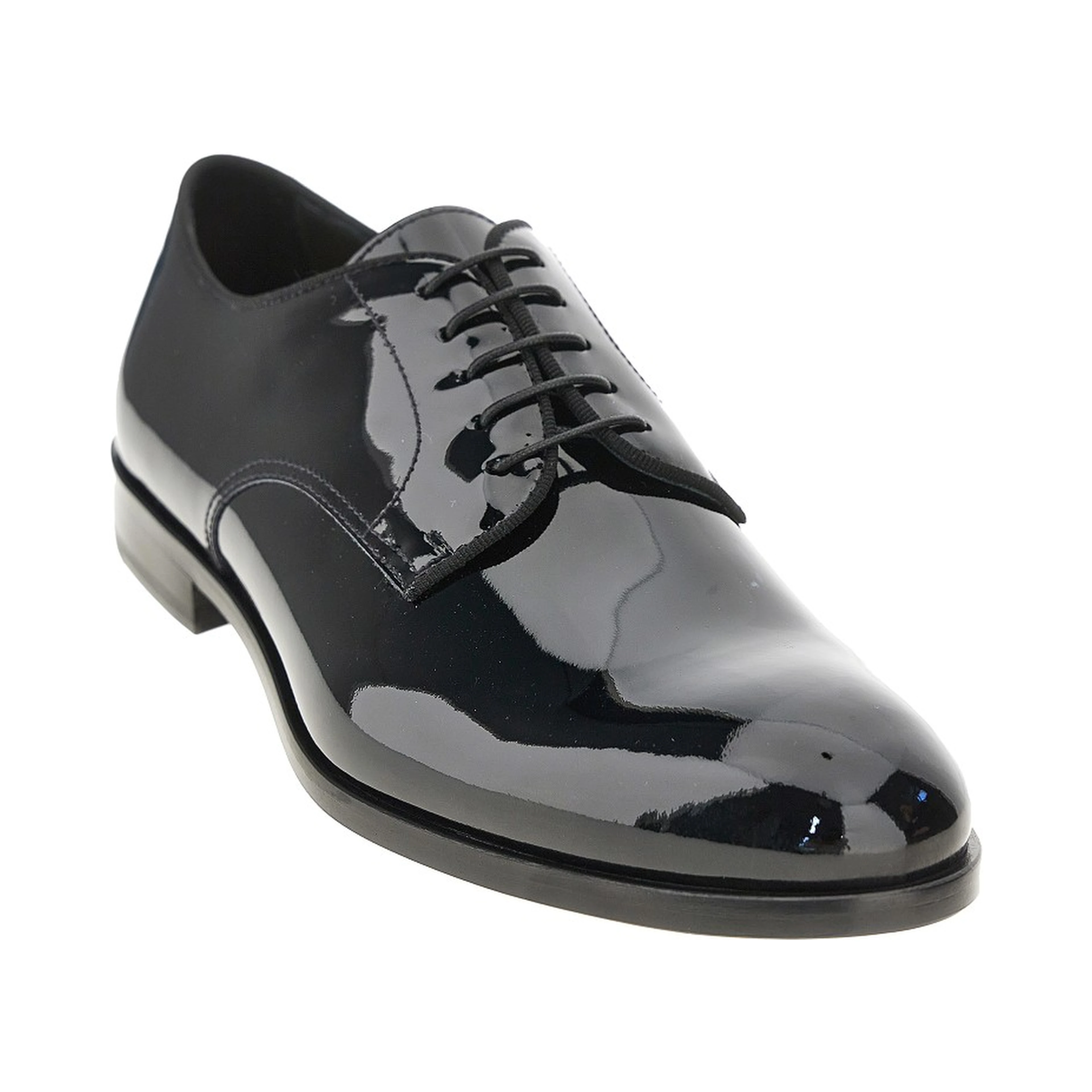 Patent leather laced shoes