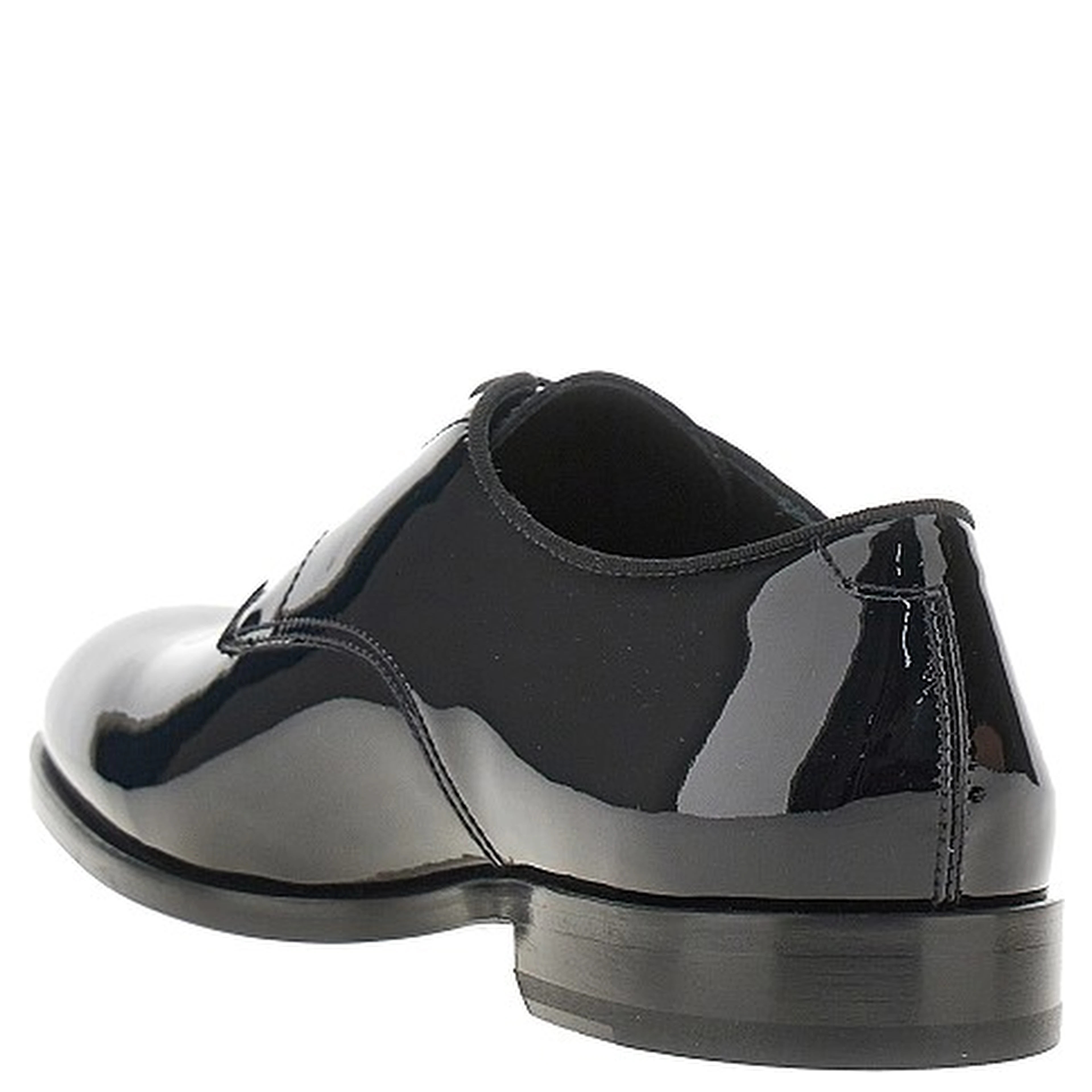Patent leather laced shoes