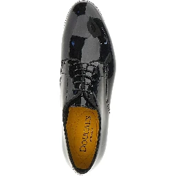 Patent leather laced shoes