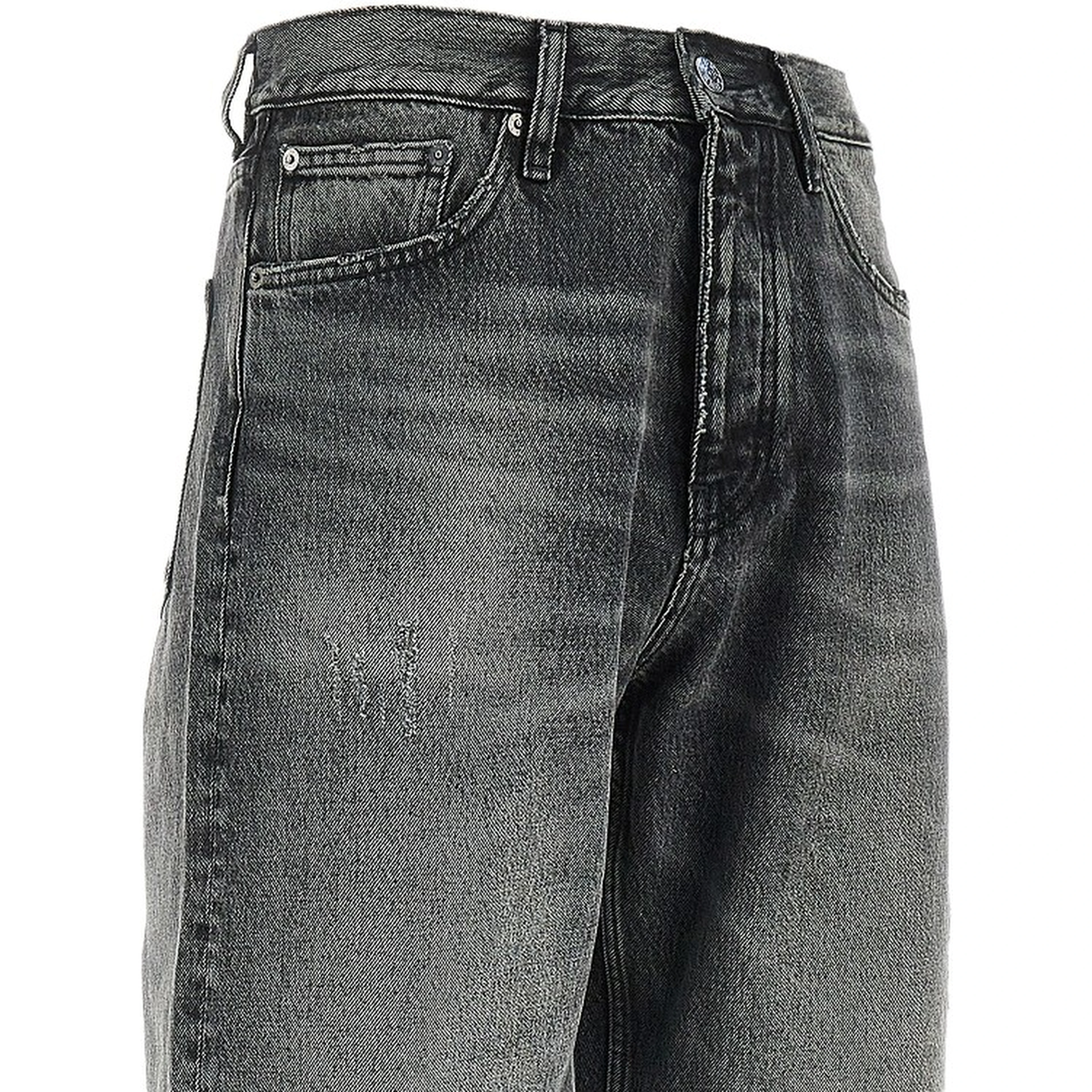 Loose jeans