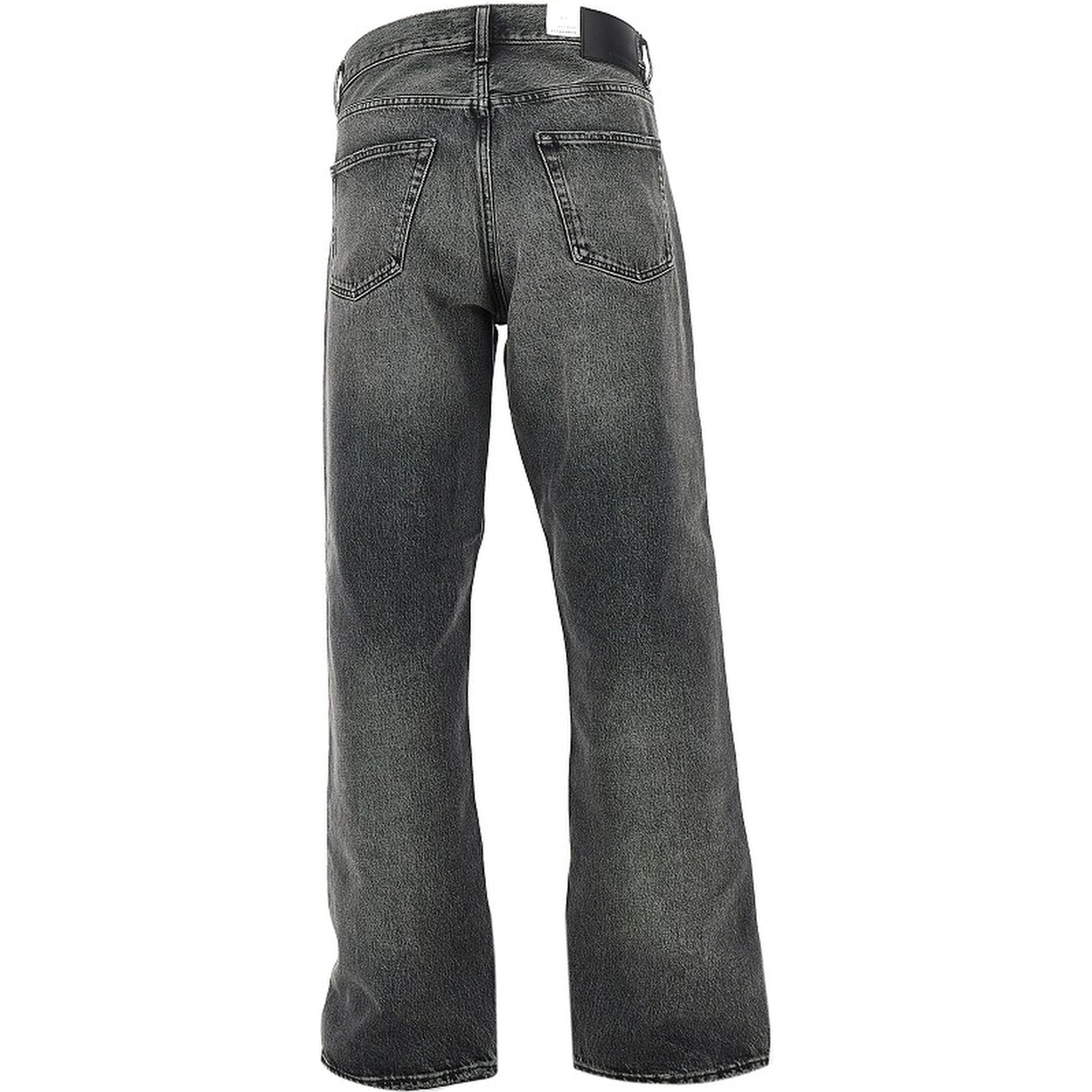 Loose jeans