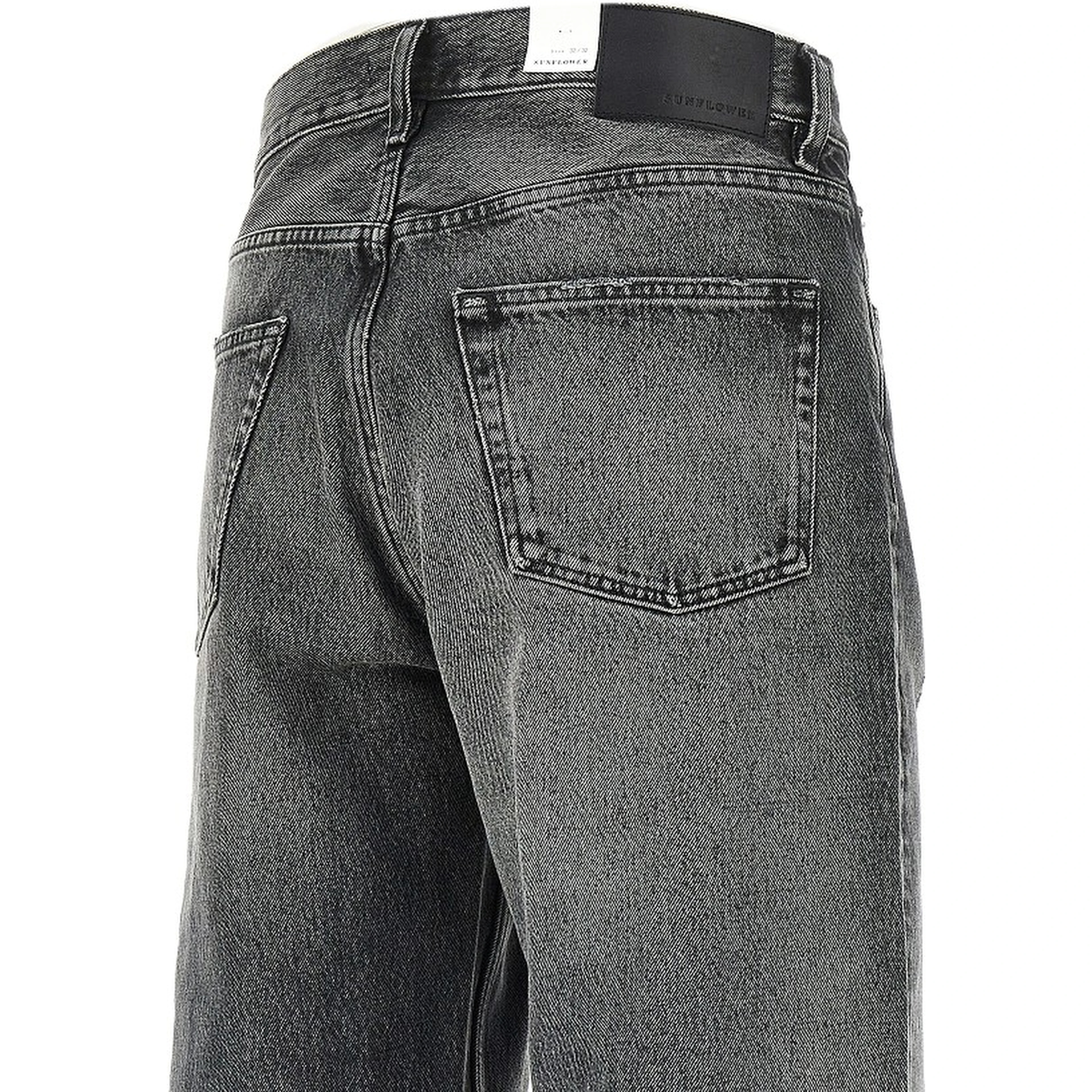 Loose jeans