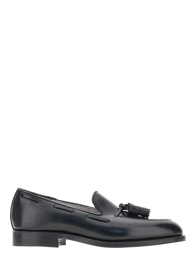 Leather loafers with tassels