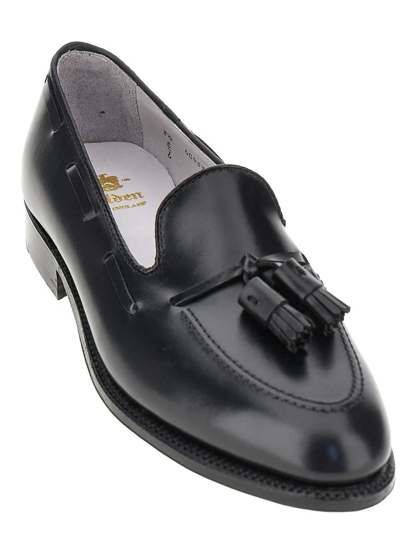 Leather loafers with tassels
