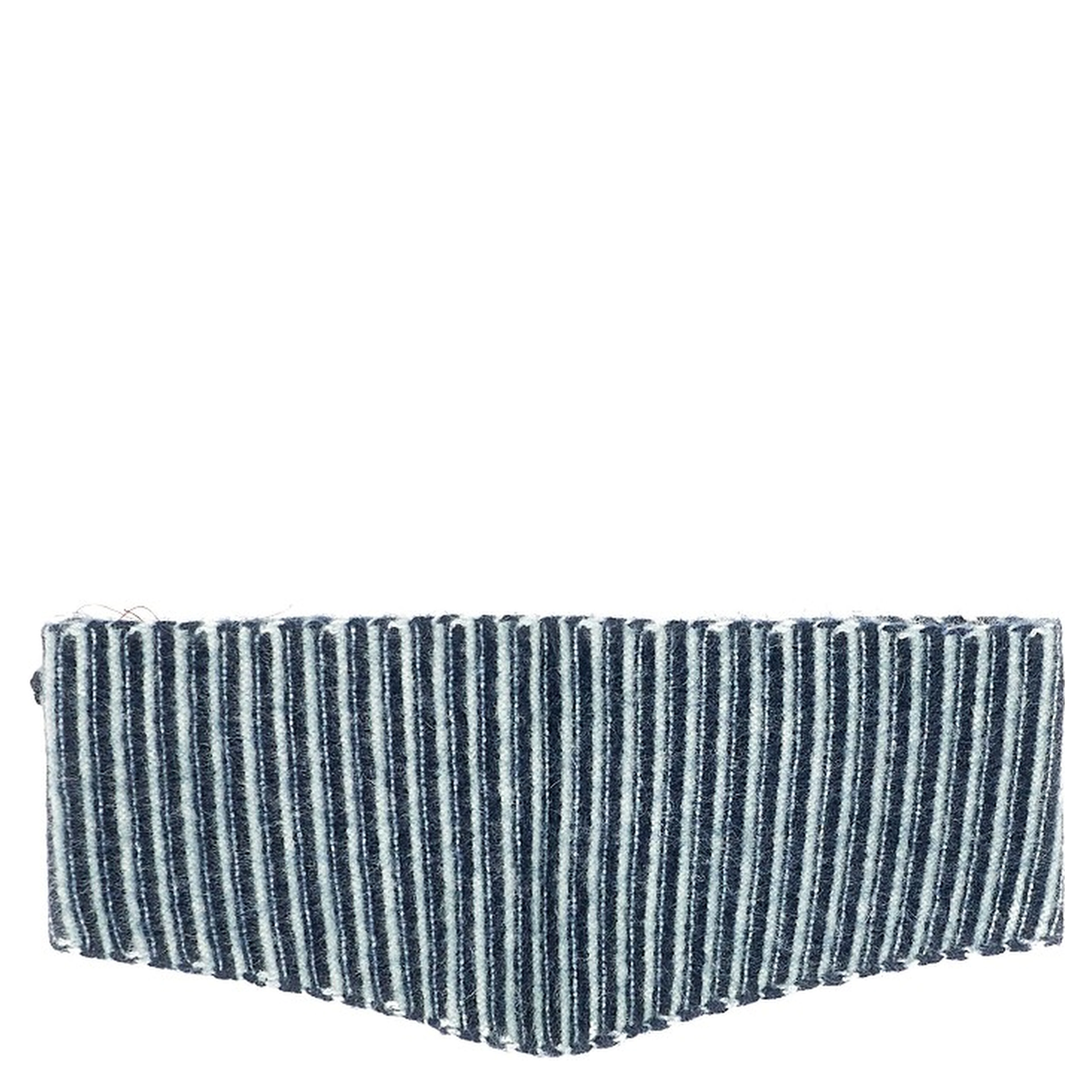 Knitted scarf with striped motif