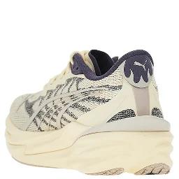 'Deviate NITRO™ 4' sneakers