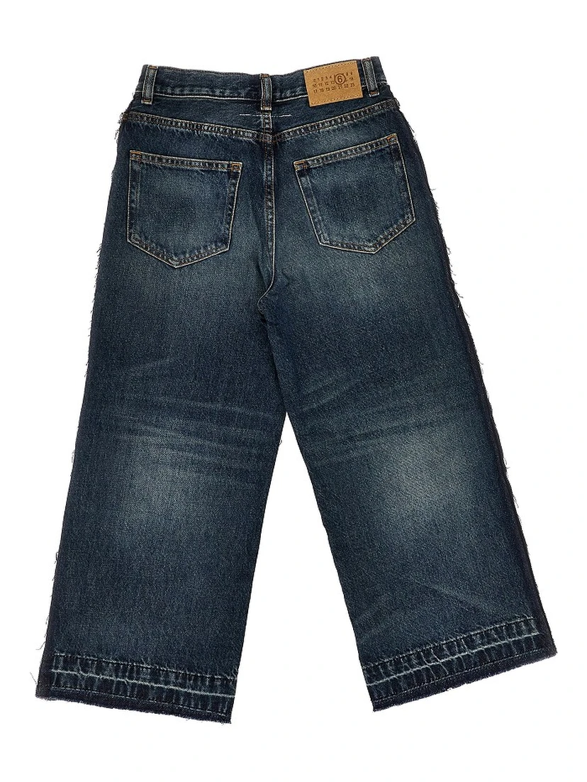 Wide leg jeans with raw-cut edges