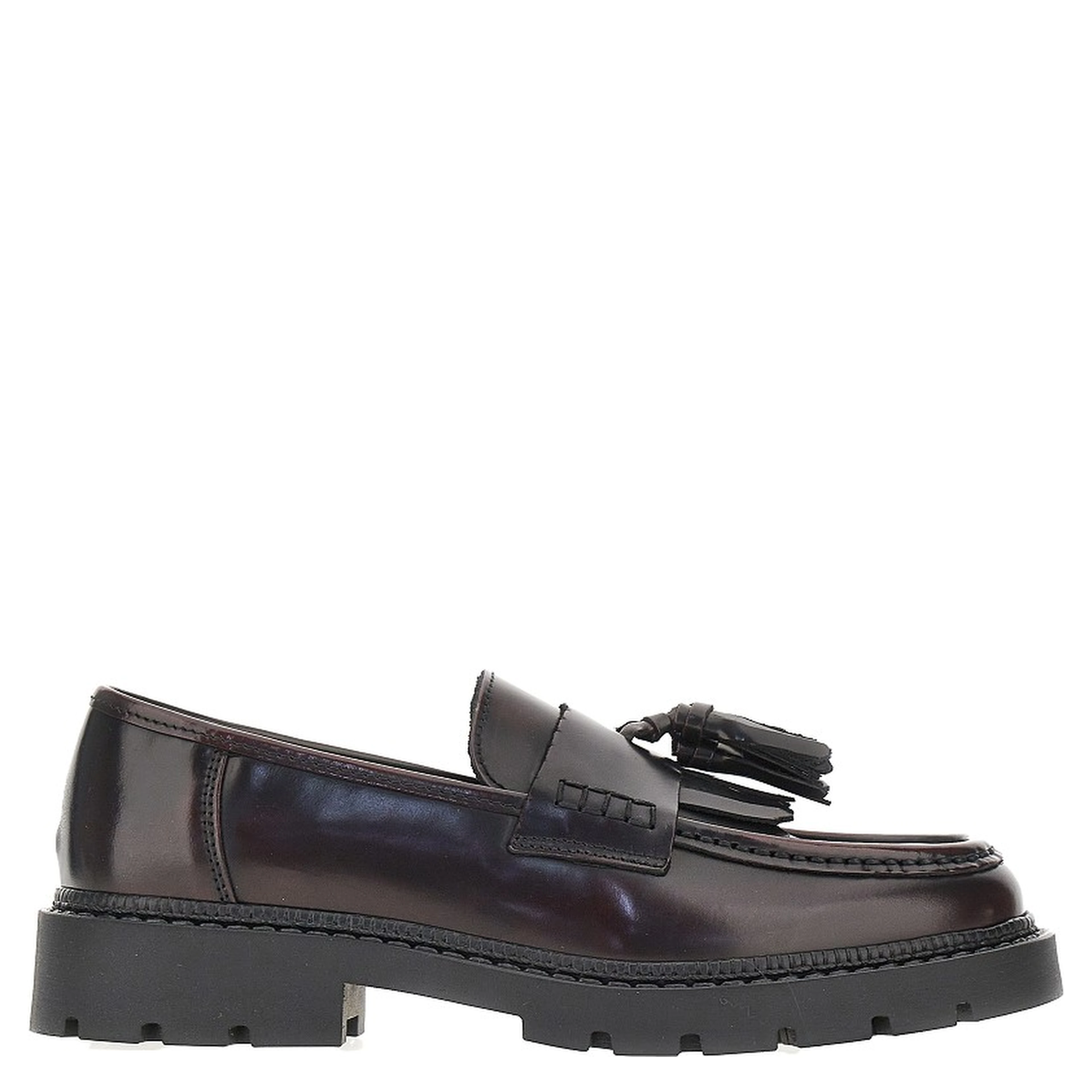 Leather loafers with tassels
