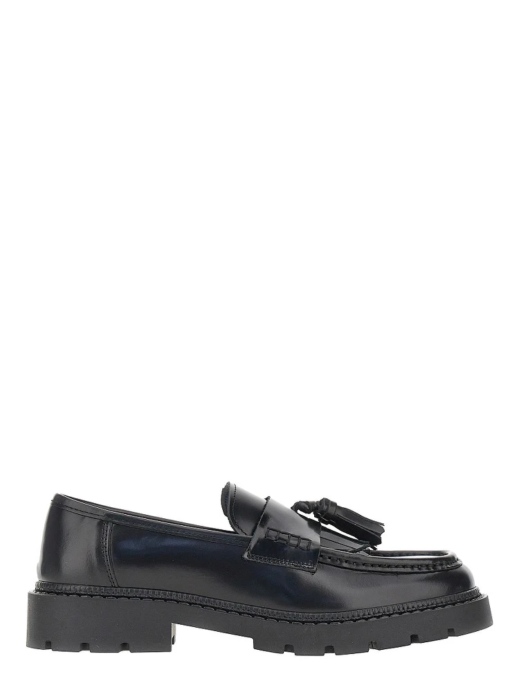 Leather loafers with tassels