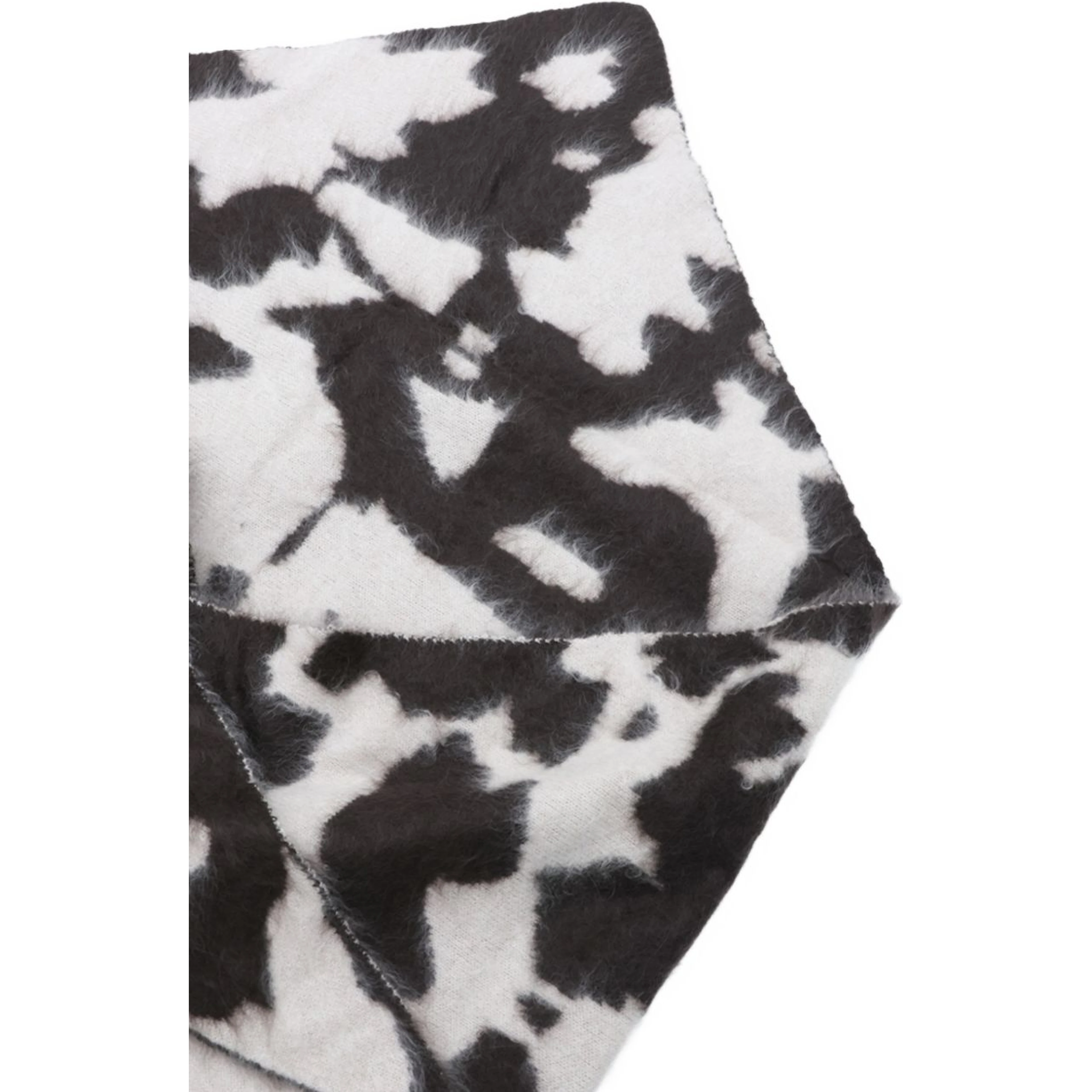 GUEST IN RESIDENCE Scarfs