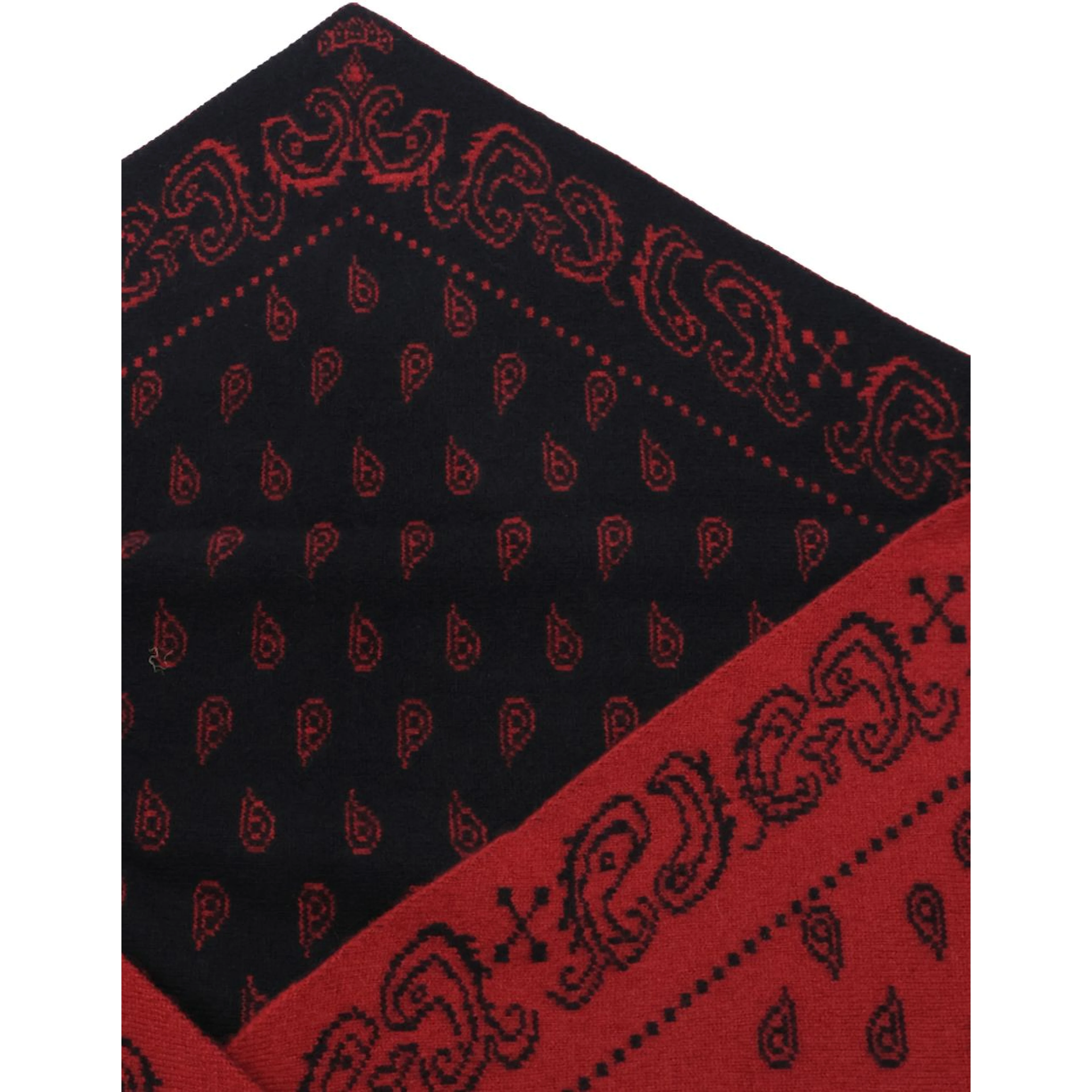 GUEST IN RESIDENCE Scarfs