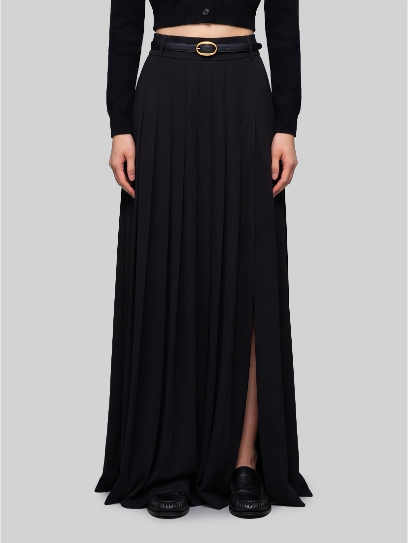 Black maxi pleated skirt