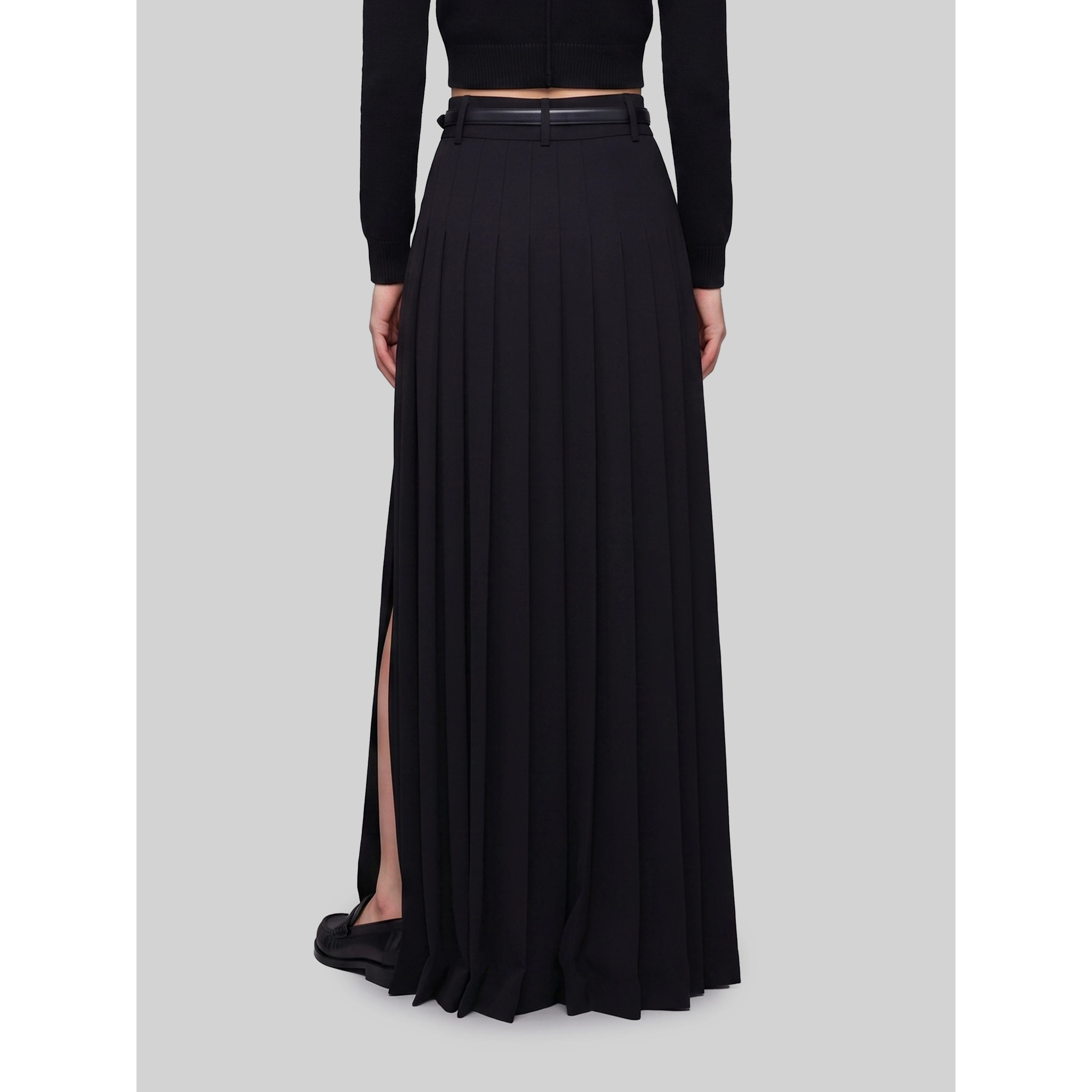 Black maxi pleated skirt