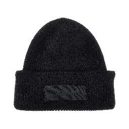 Knitted beanie hat with gros-grain logo
