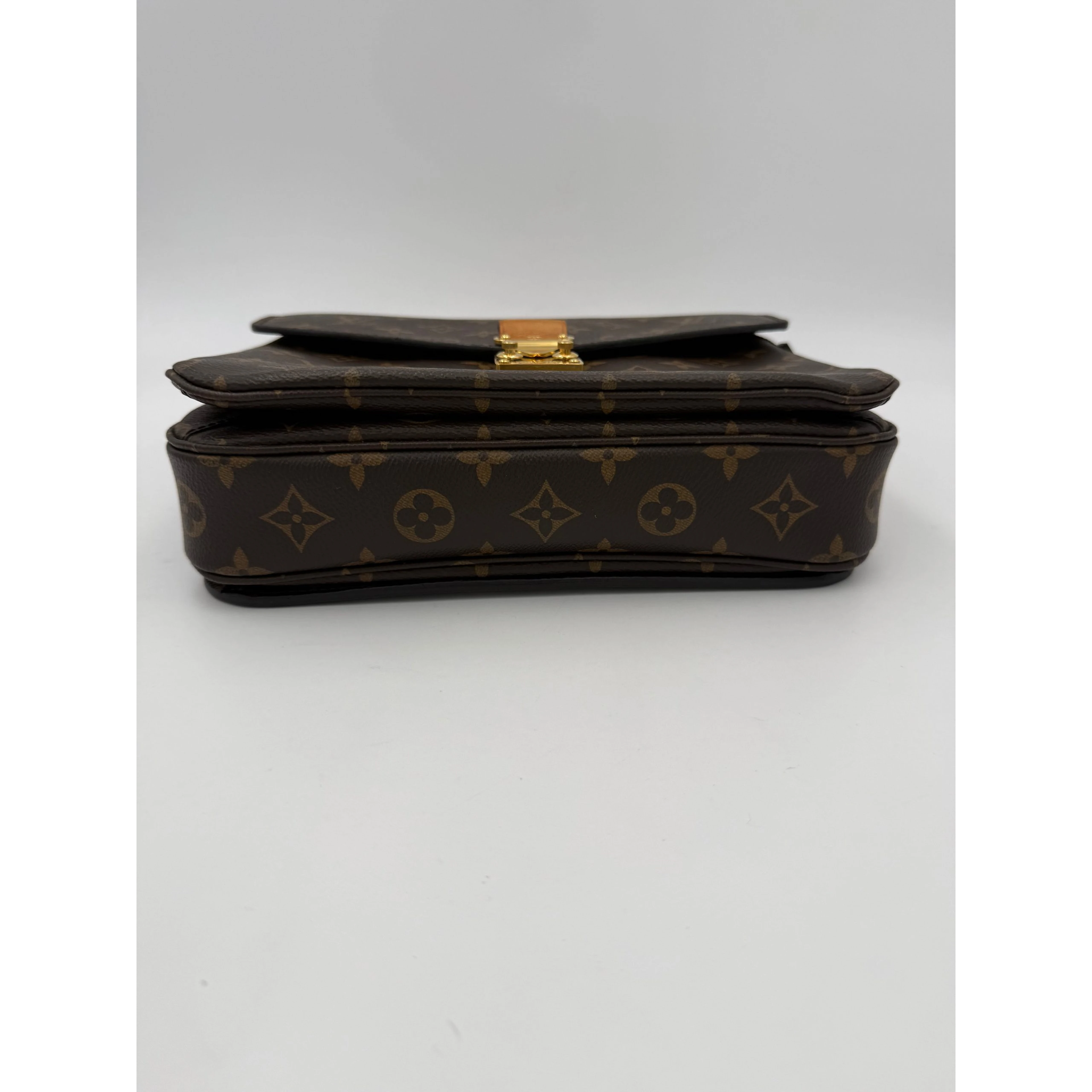 LOUIS VUITTON METIS Monogram Handbag