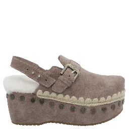 MOU Sandals