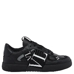 Valentino Garavani Sneakers Black