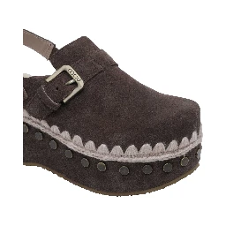 MOU Sandals