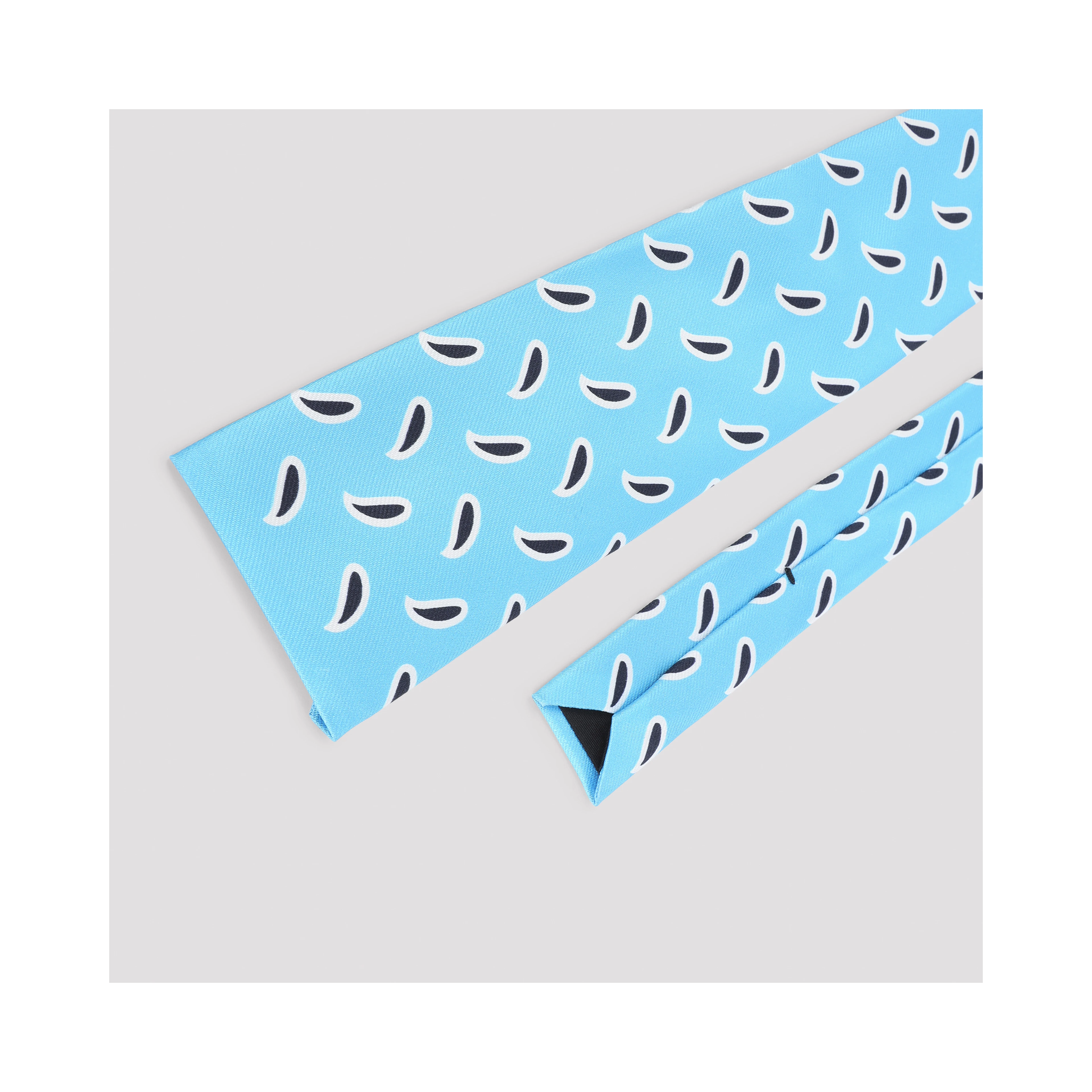 SQUARE-END TIE