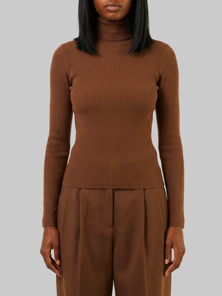 Turtleneck in wool yarn