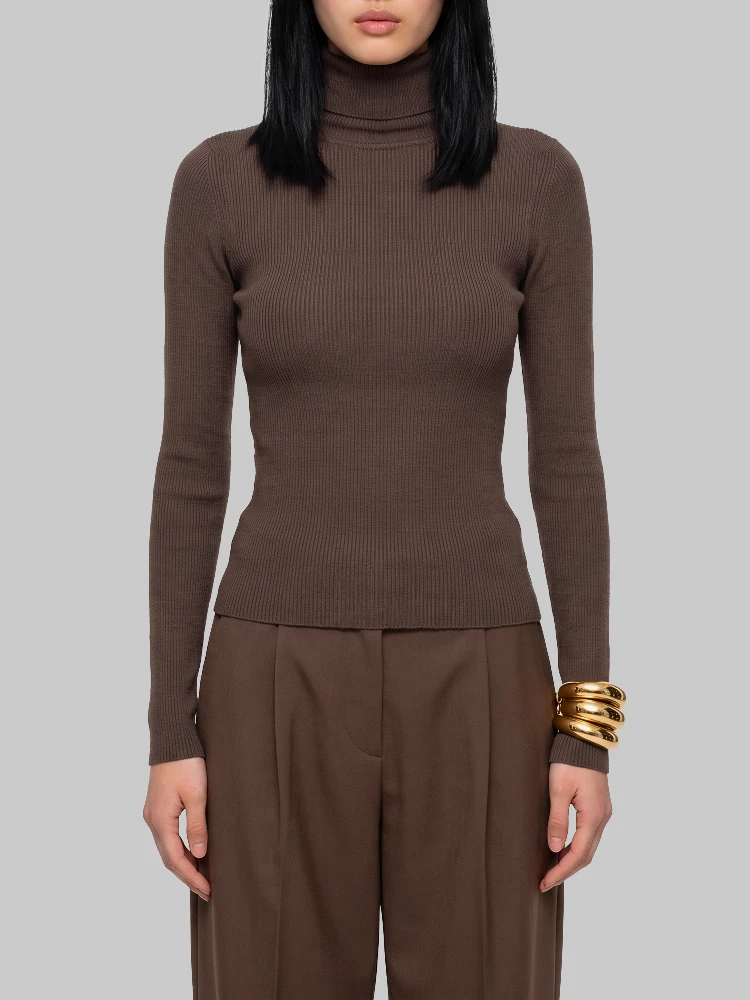 Turtleneck in wool yarn