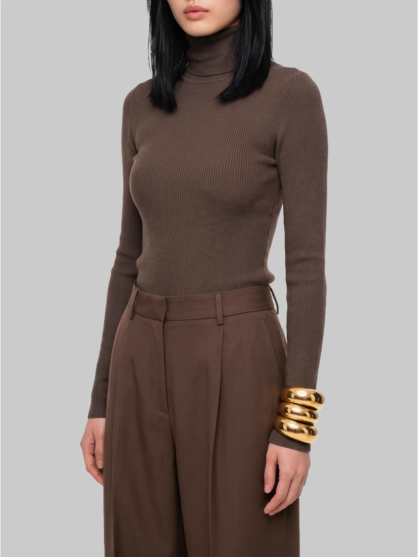 Turtleneck in wool yarn