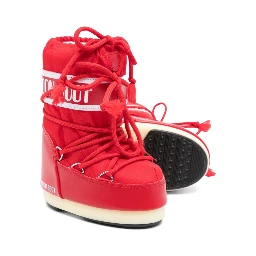 BOOTS WITH LOGO