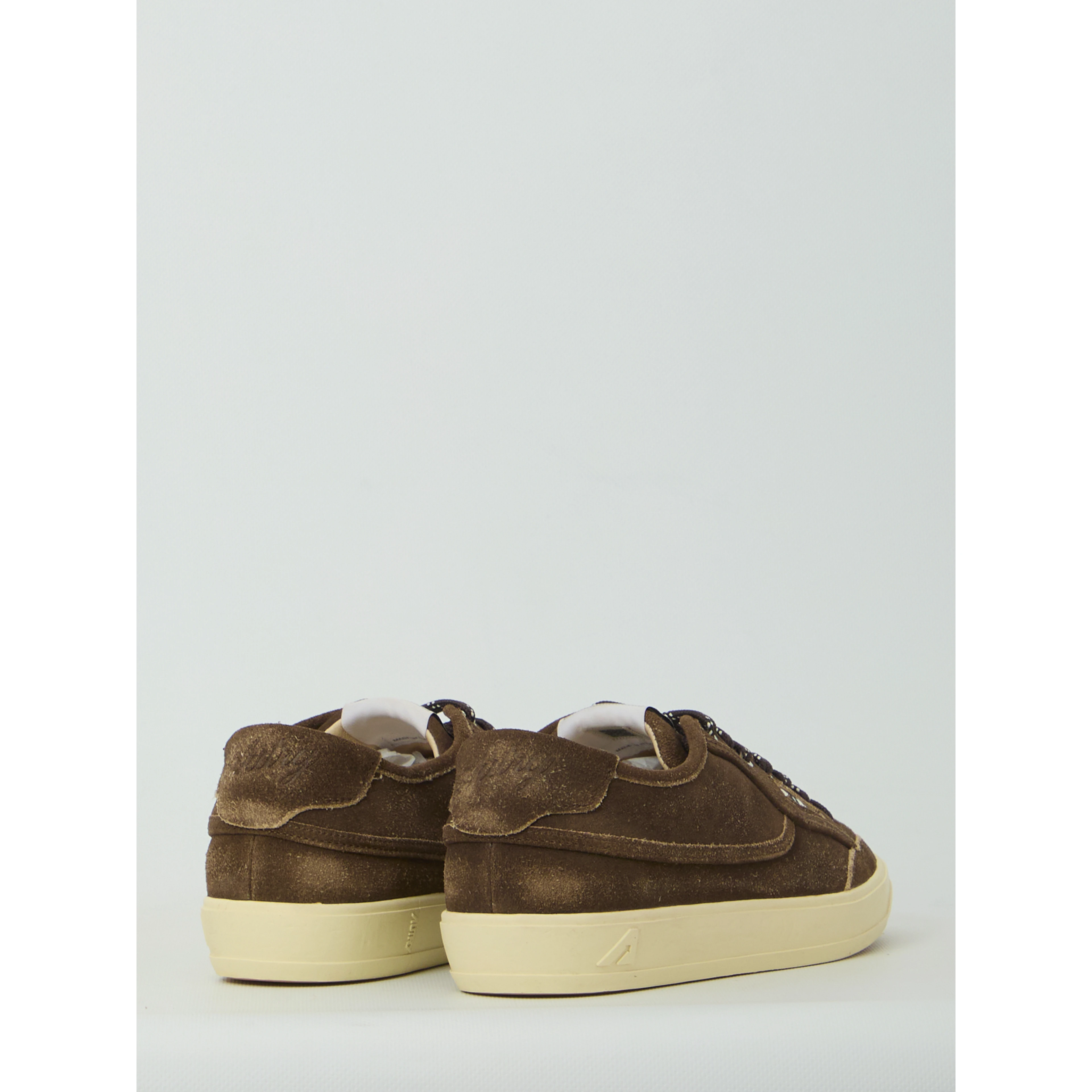 Windscape low sneakers in Mustang suede