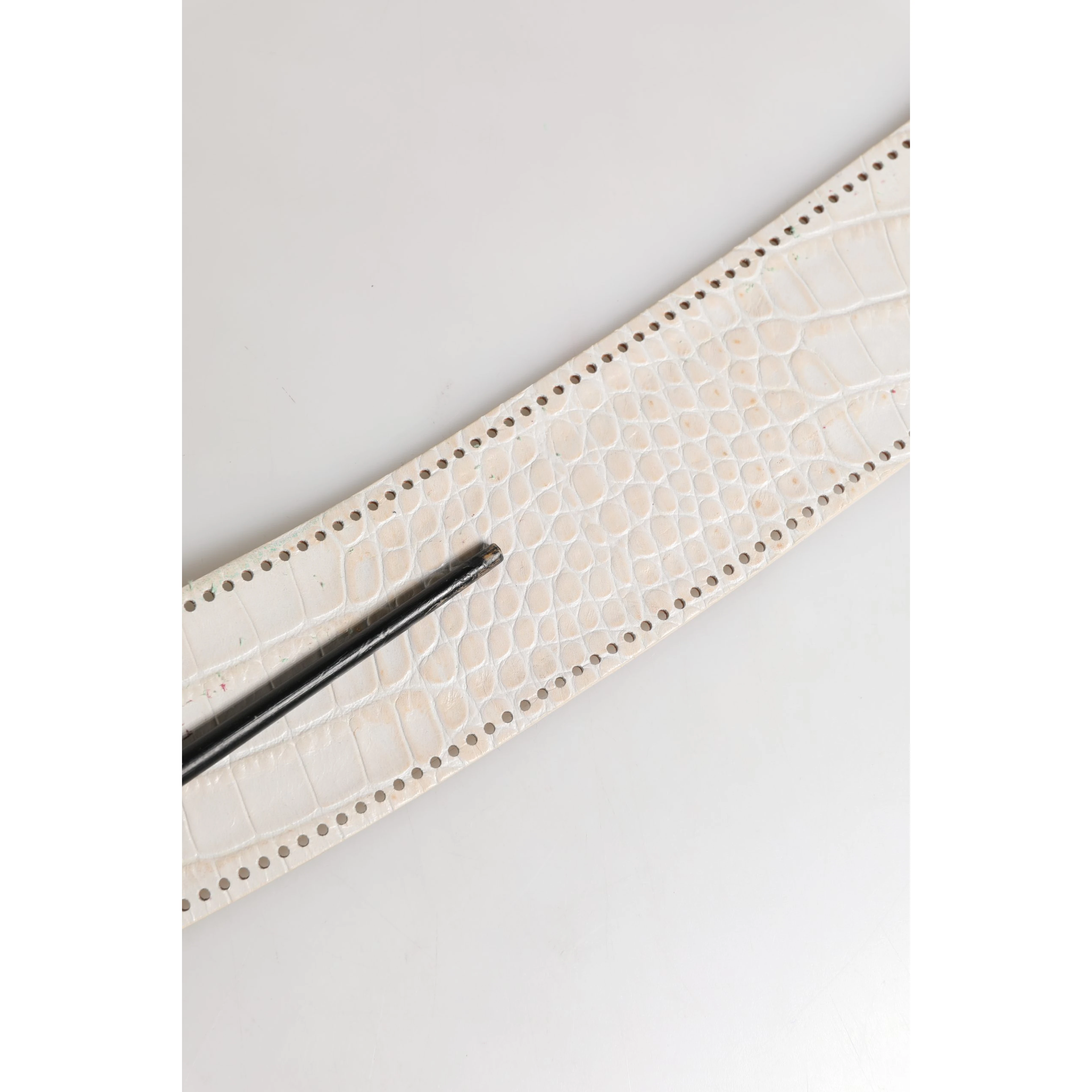 White Textured Leather Wide SilverMetal Buckle Belt