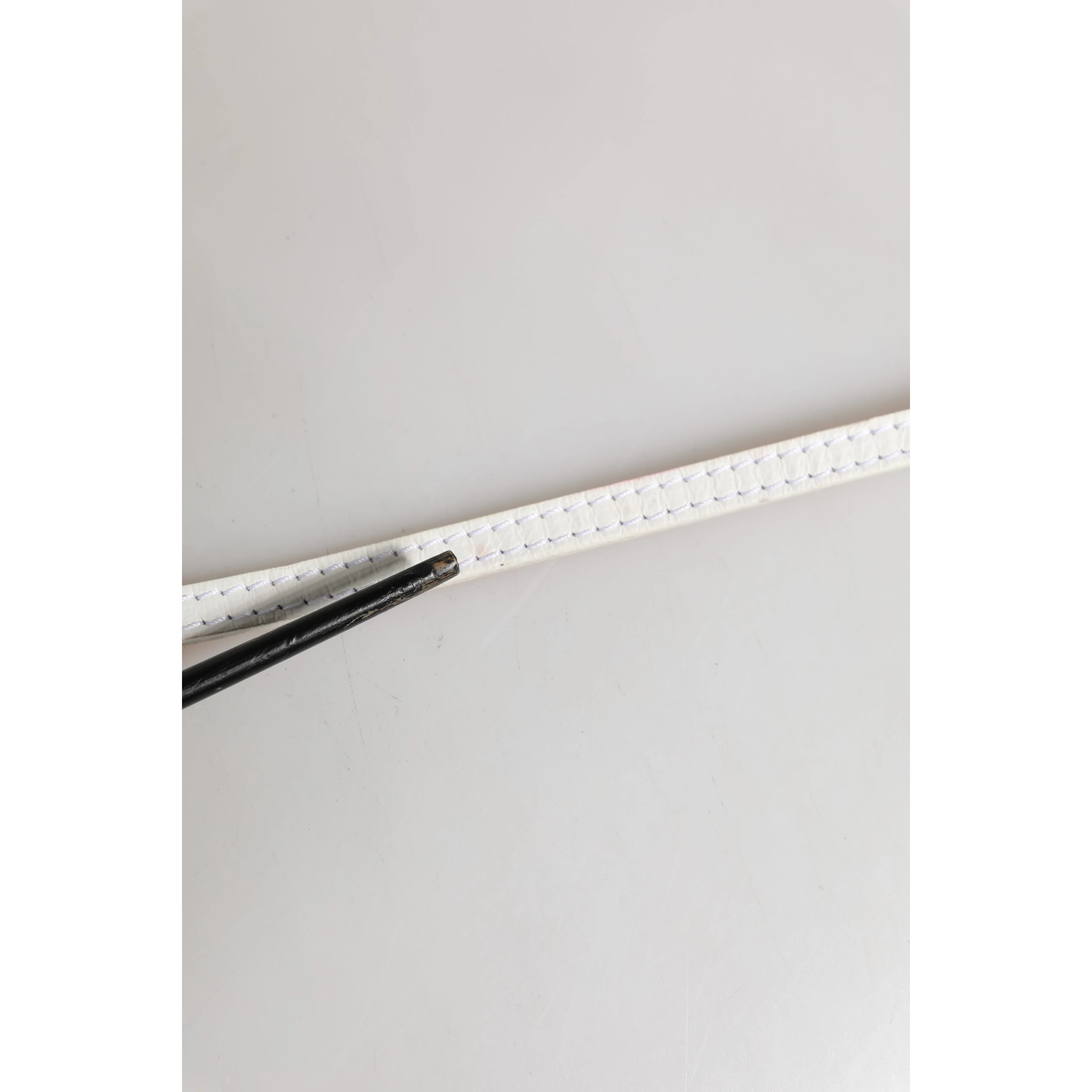 White Leather Skinny Gold Metal Buckle Belt