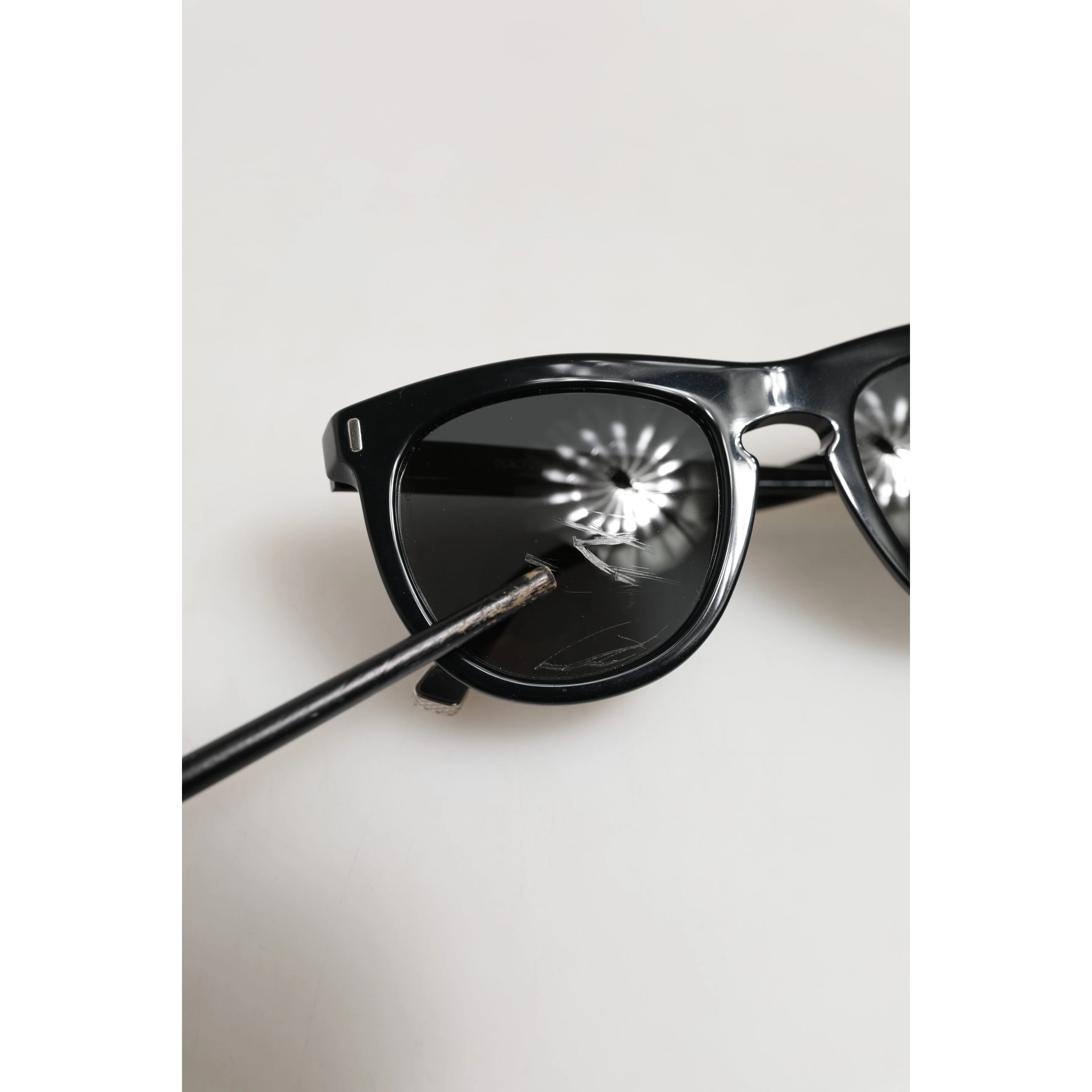 DG4281 Black Round Frame Full Rim Eyewear Sunglasses